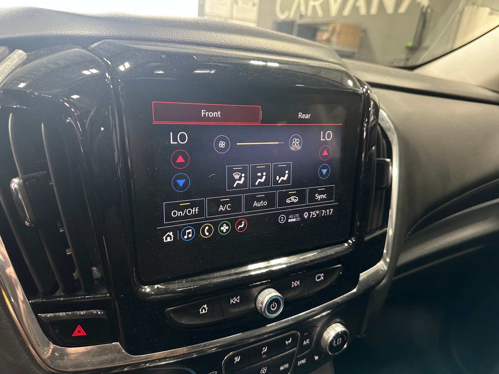 Thumbnail: 2020 Chevrolet Traverse - 3