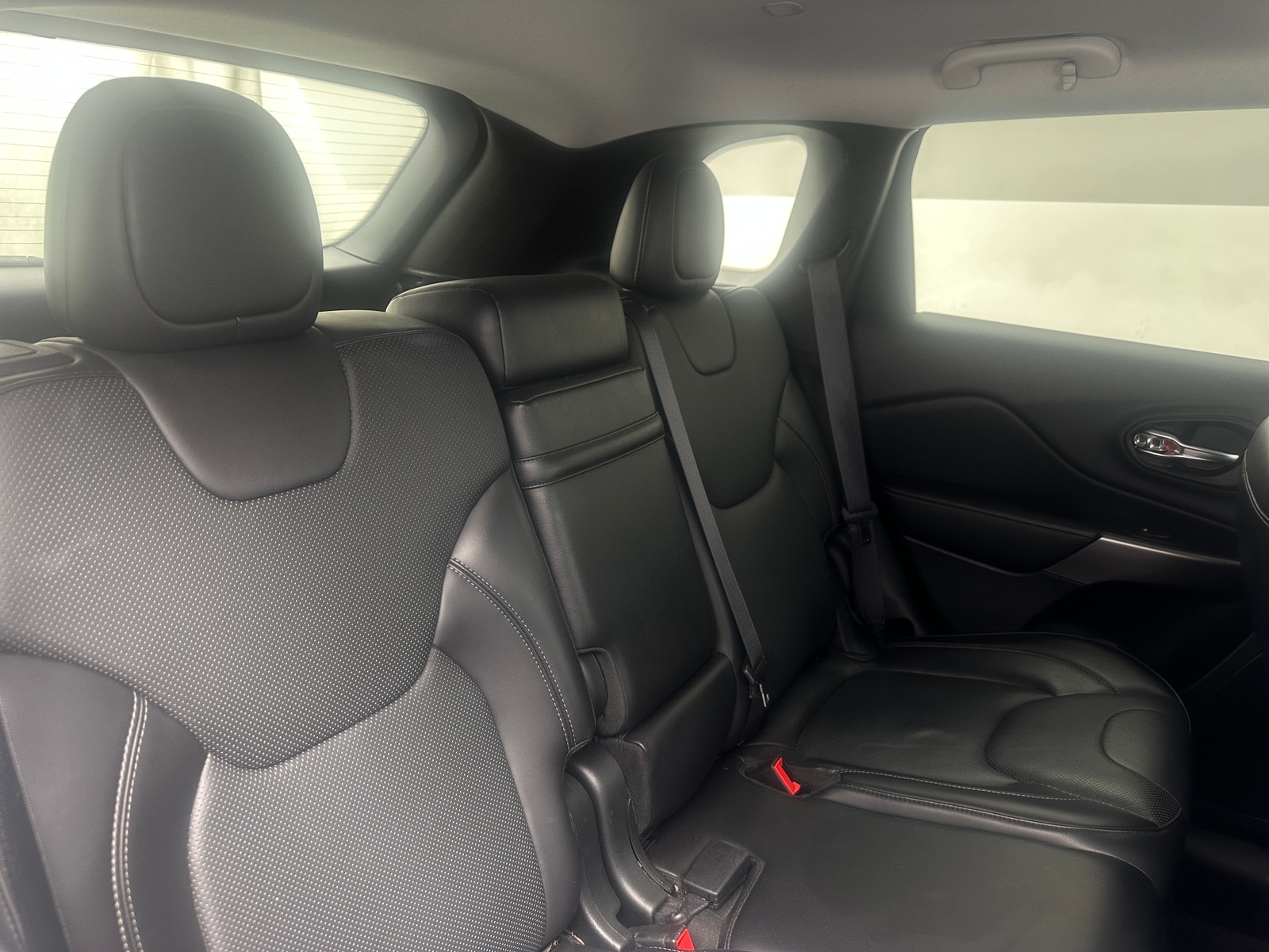 Thumbnail: 2019 Jeep Cherokee - 5