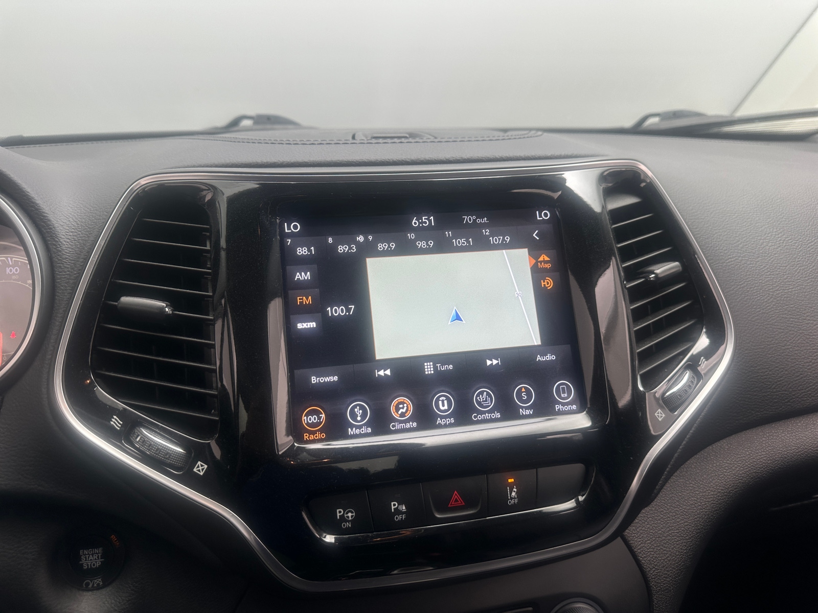 Thumbnail: 2019 Jeep Cherokee - 3