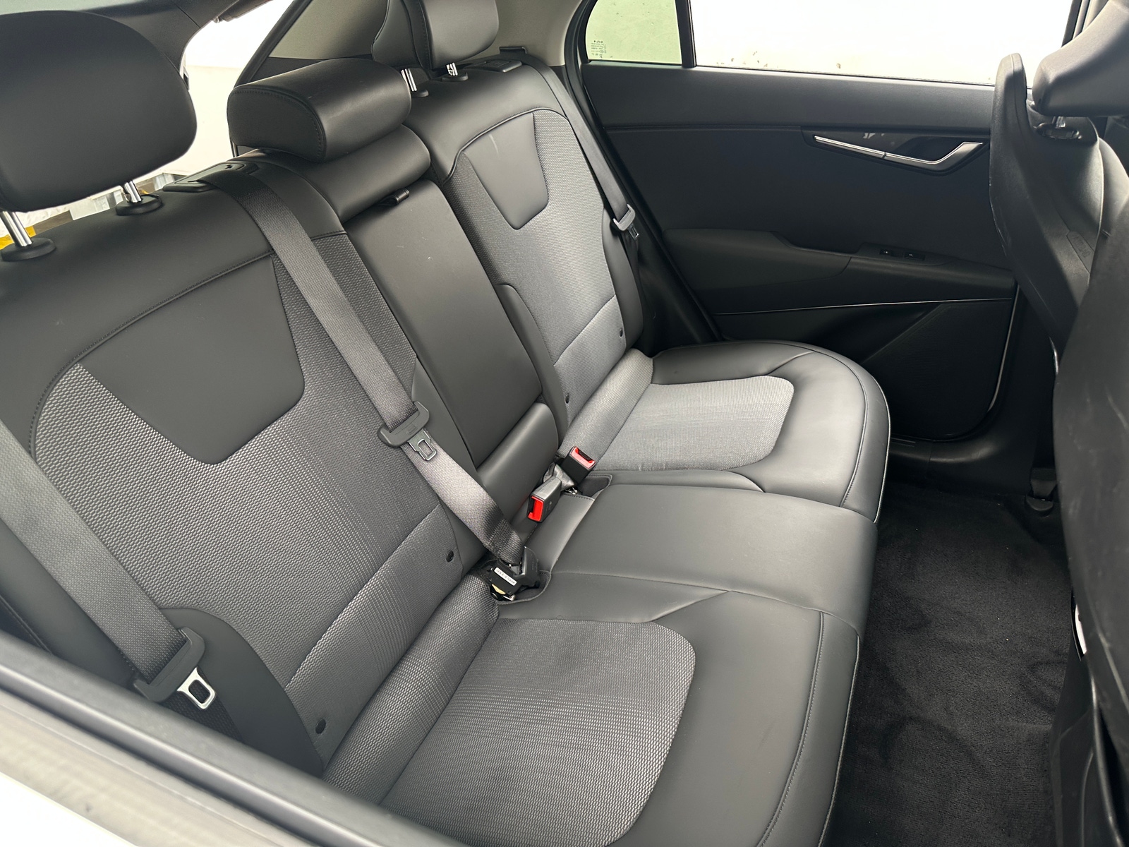 Thumbnail: 2024 Kia Niro - 5