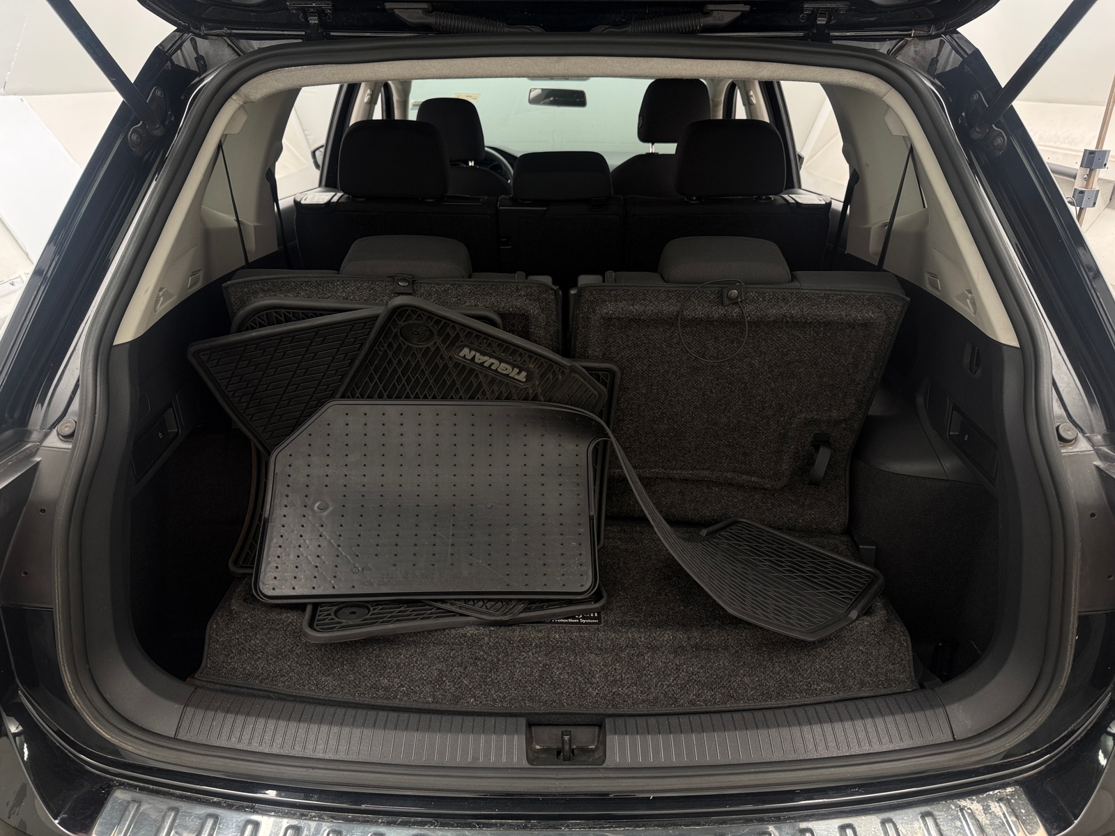 Thumbnail: 2019 Volkswagen Tiguan - 7