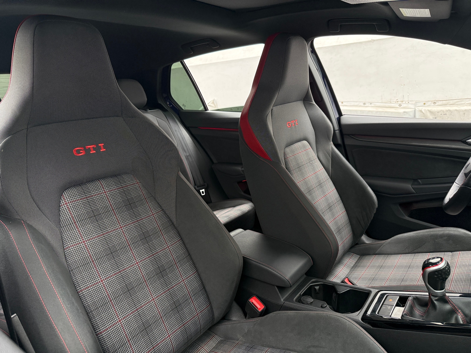 Thumbnail: 2023 Volkswagen Golf - 2
