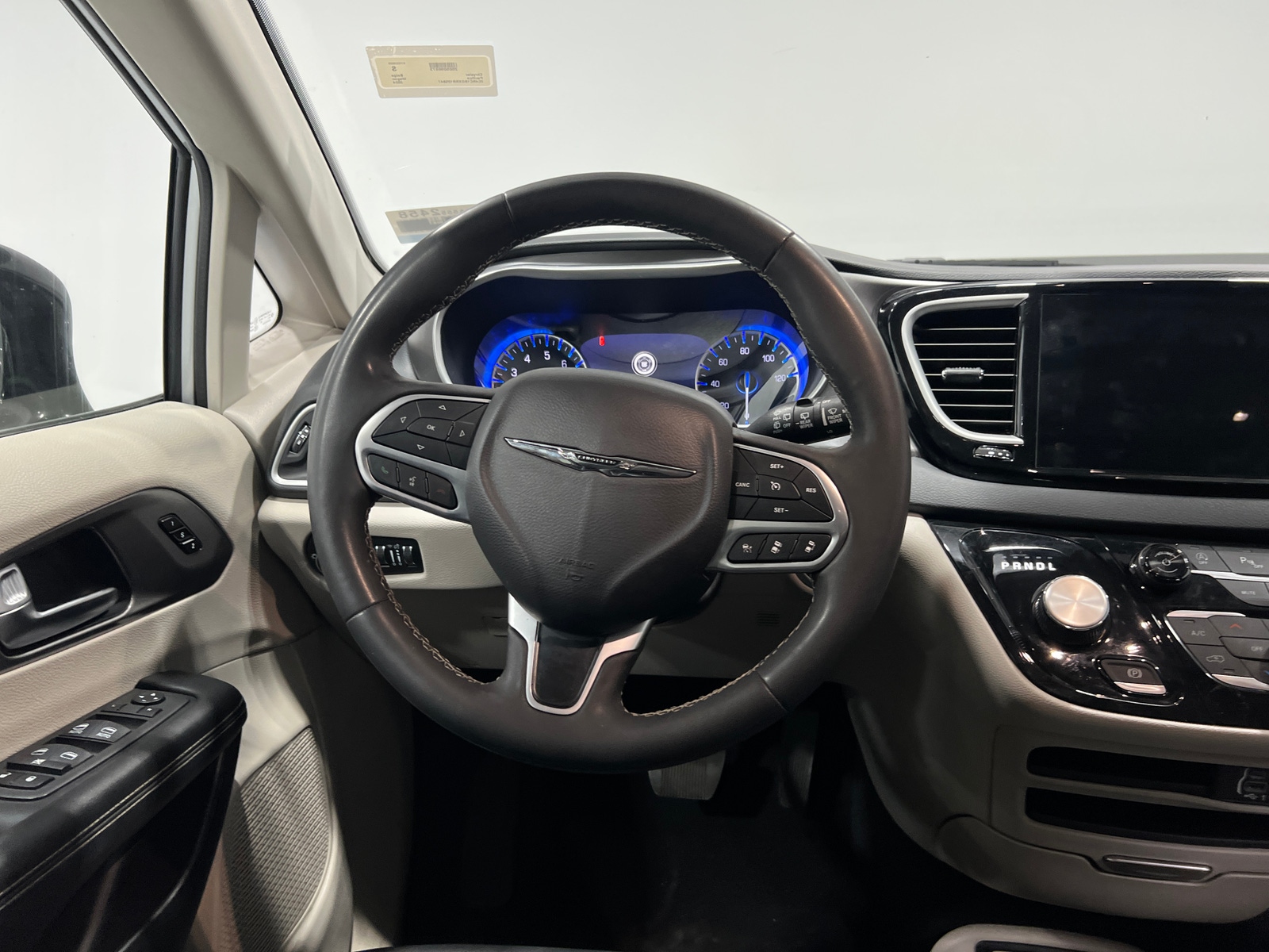 Thumbnail: 2024 Chrysler Pacifica - 4