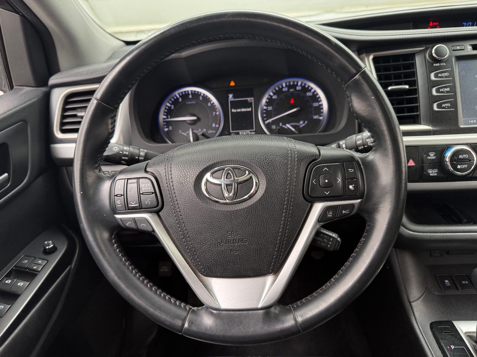 Thumbnail: 2017 Toyota Highlander - 4