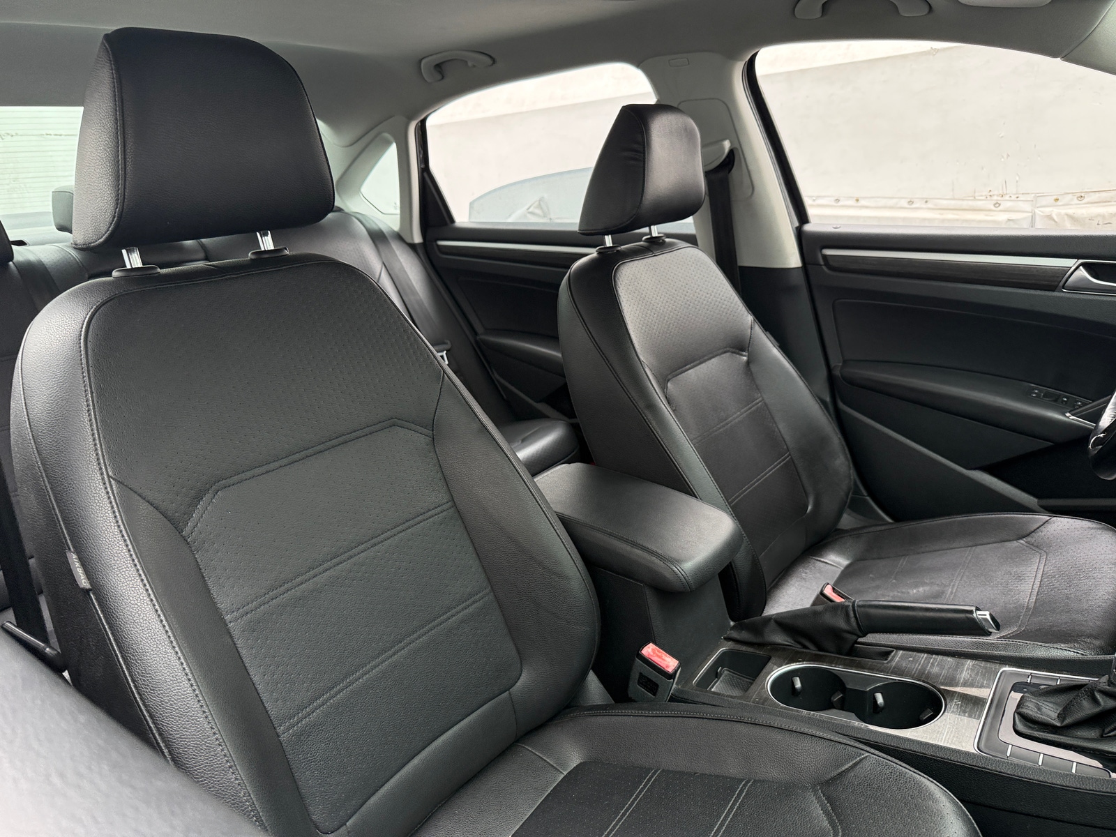 Thumbnail: 2016 Volkswagen Passat - 2