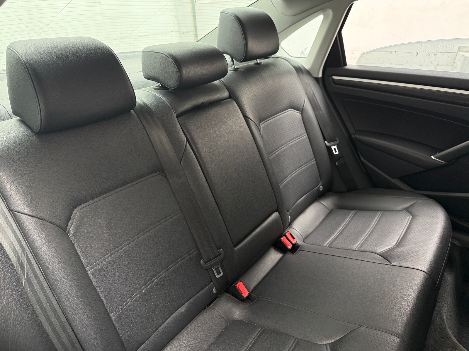Thumbnail: 2016 Volkswagen Passat - 6