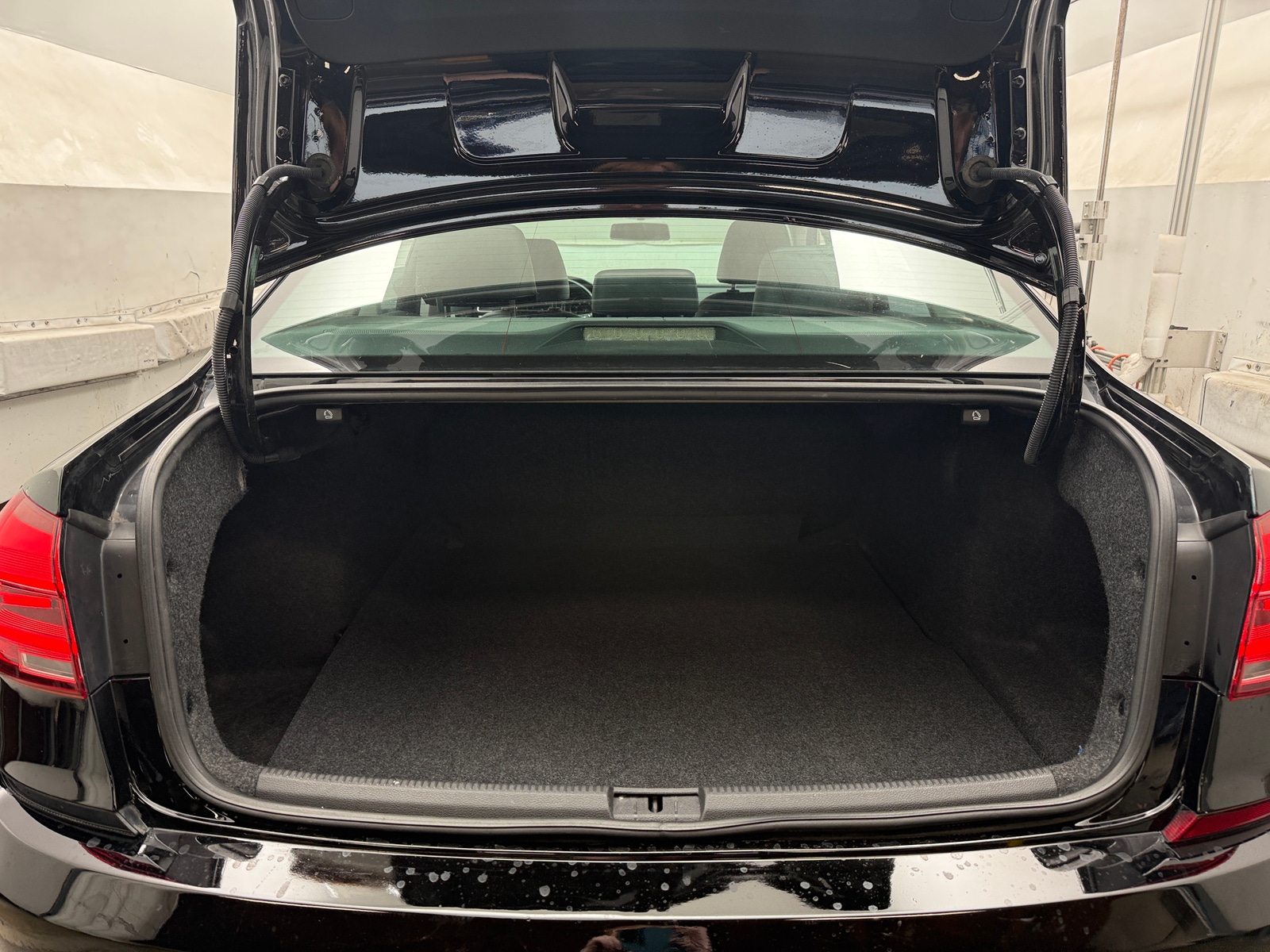 Thumbnail: 2016 Volkswagen Passat - 7