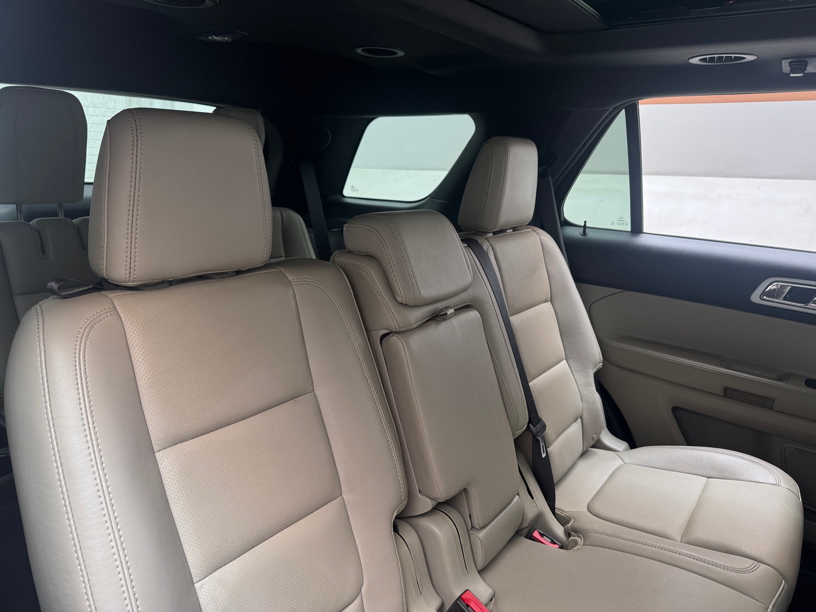 Thumbnail: 2015 Ford Explorer - 5