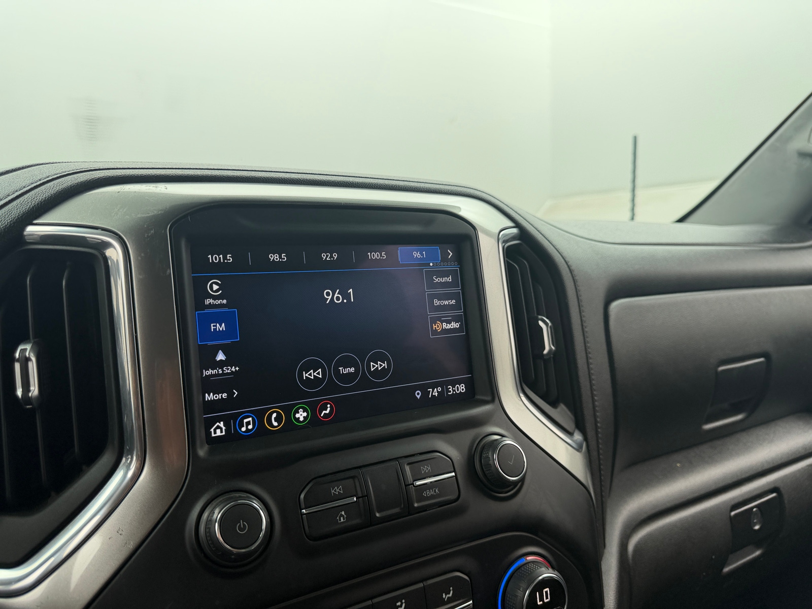Thumbnail: 2021 Chevrolet Silverado 1500 - 4