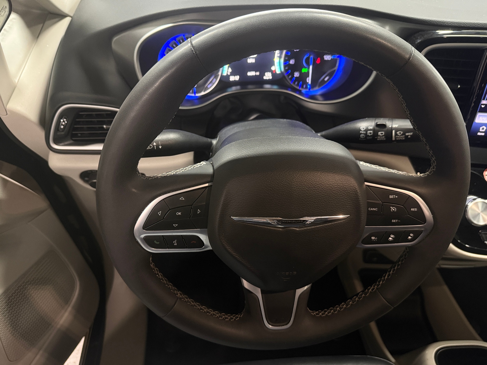 Thumbnail: 2024 Chrysler Pacifica - 4