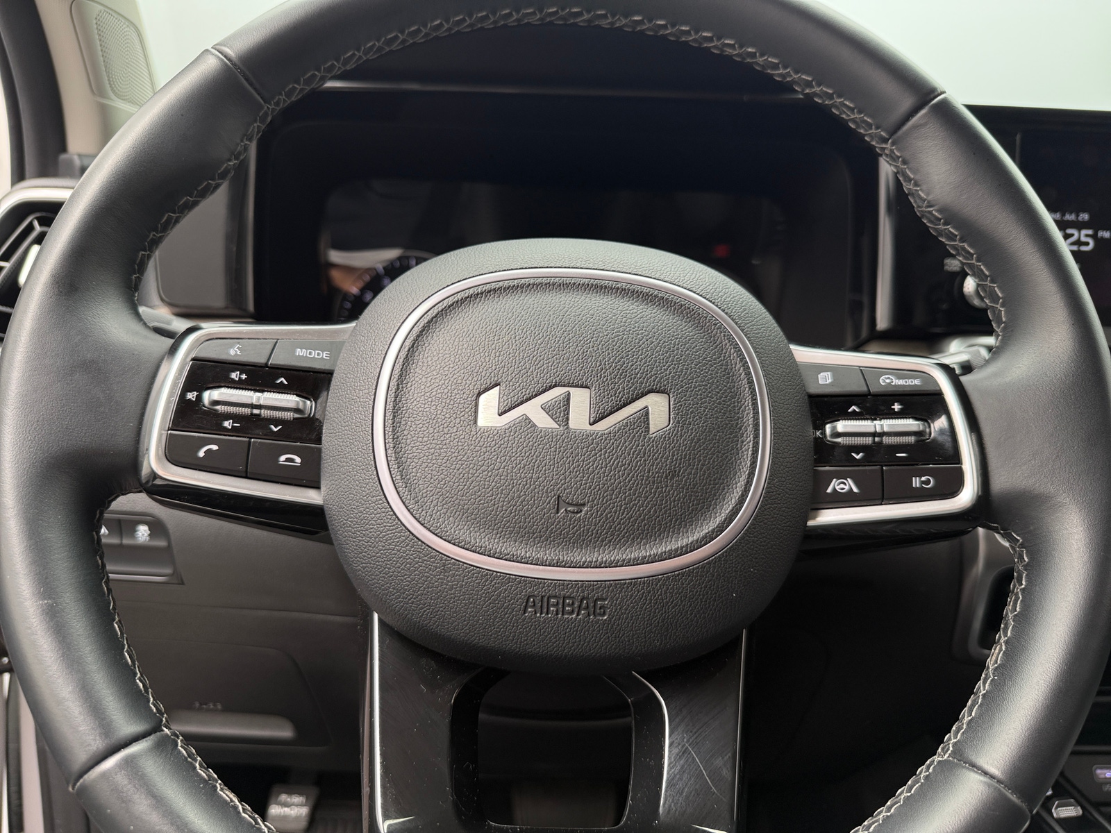 Thumbnail: 2023 Kia Sorento - 4