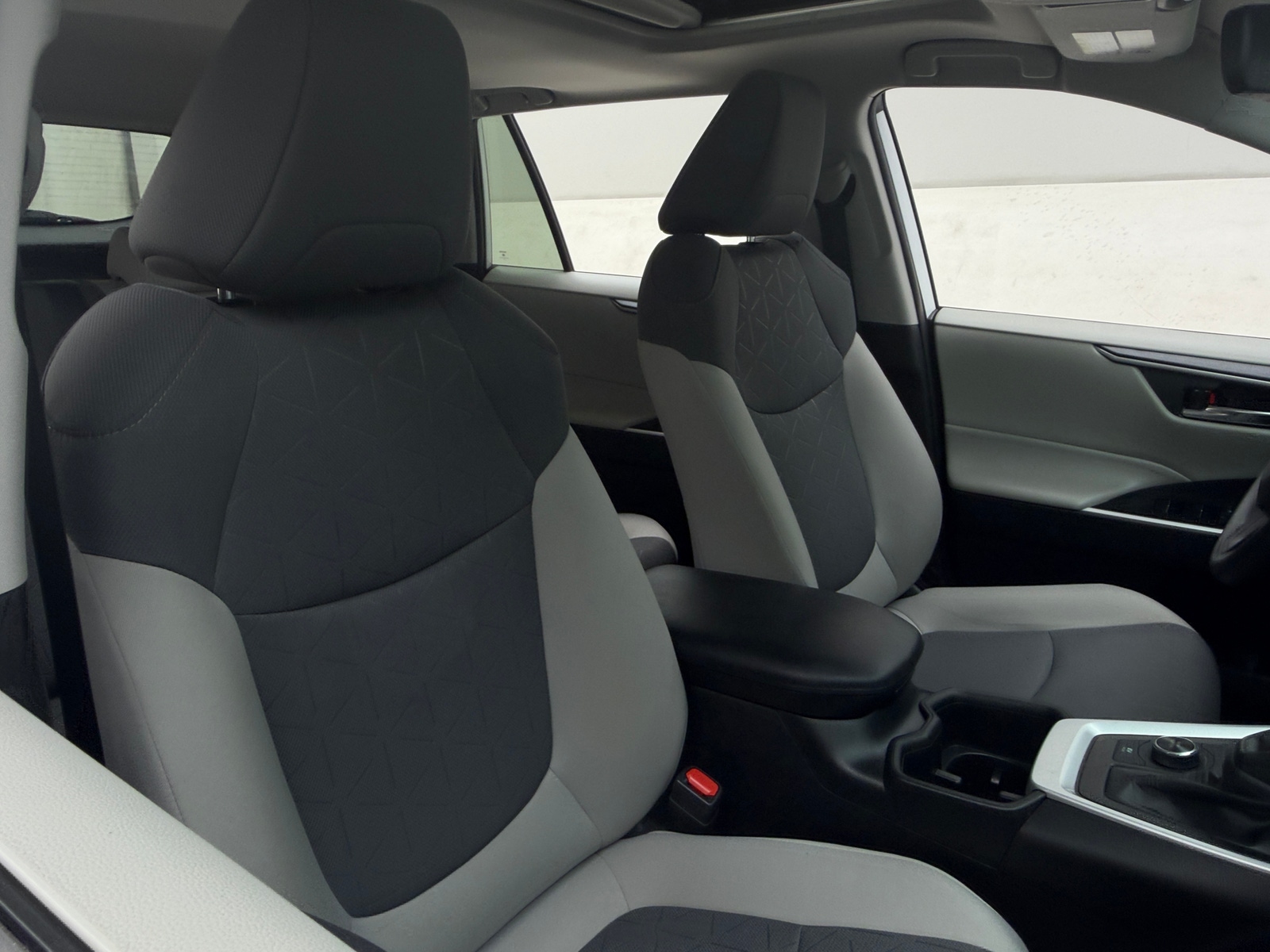 Thumbnail: 2022 Toyota RAV4 - 2