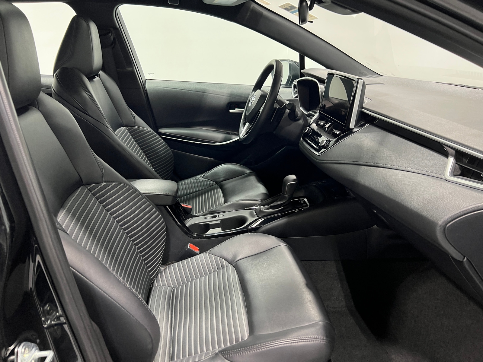 Thumbnail: 2024 Toyota Corolla - 2