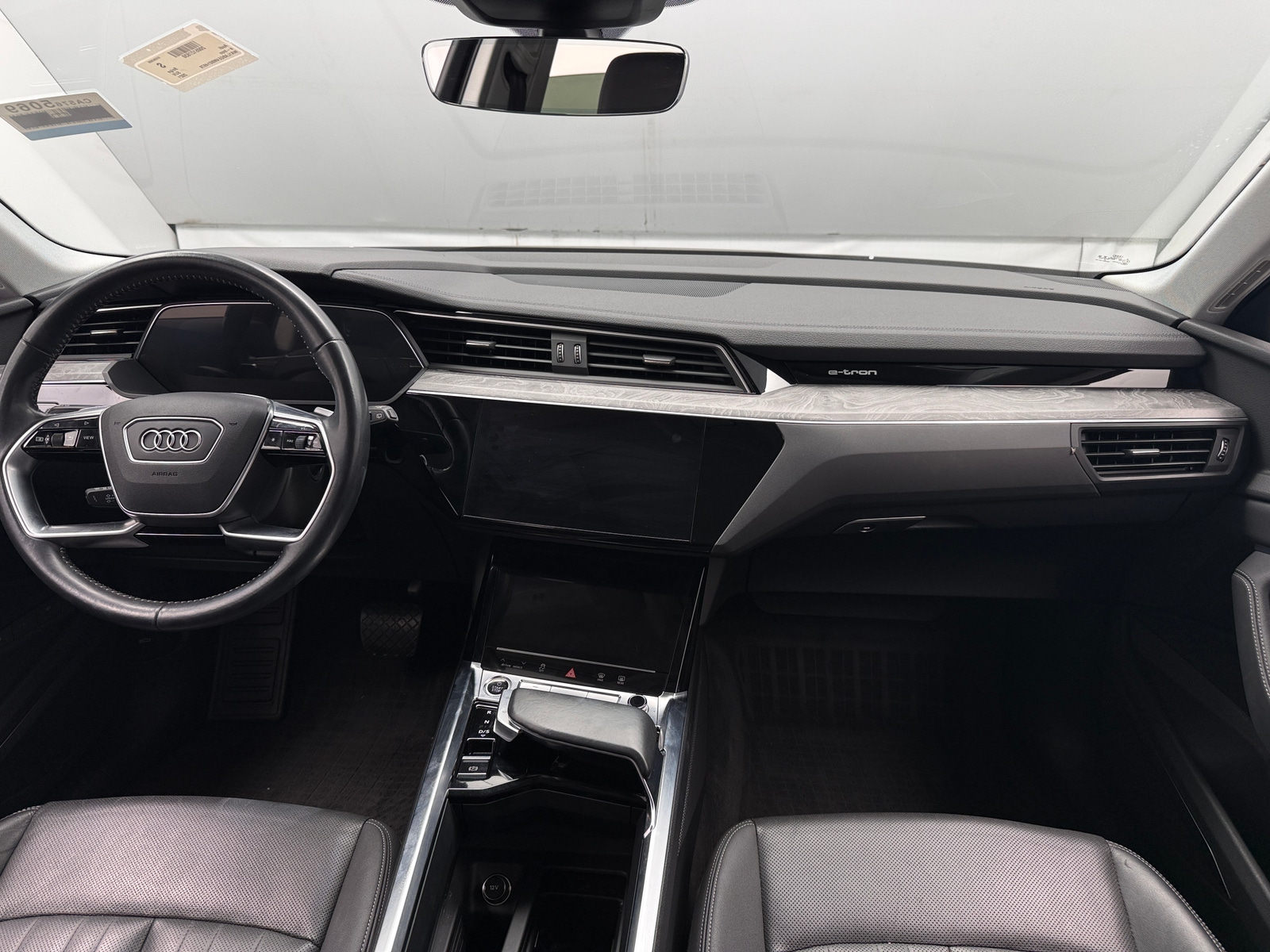 Thumbnail: 2021 Audi e-tron - 2