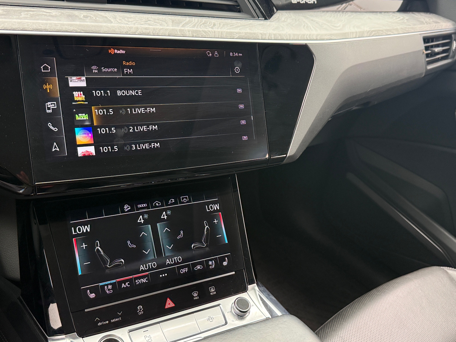 Thumbnail: 2021 Audi e-tron - 3