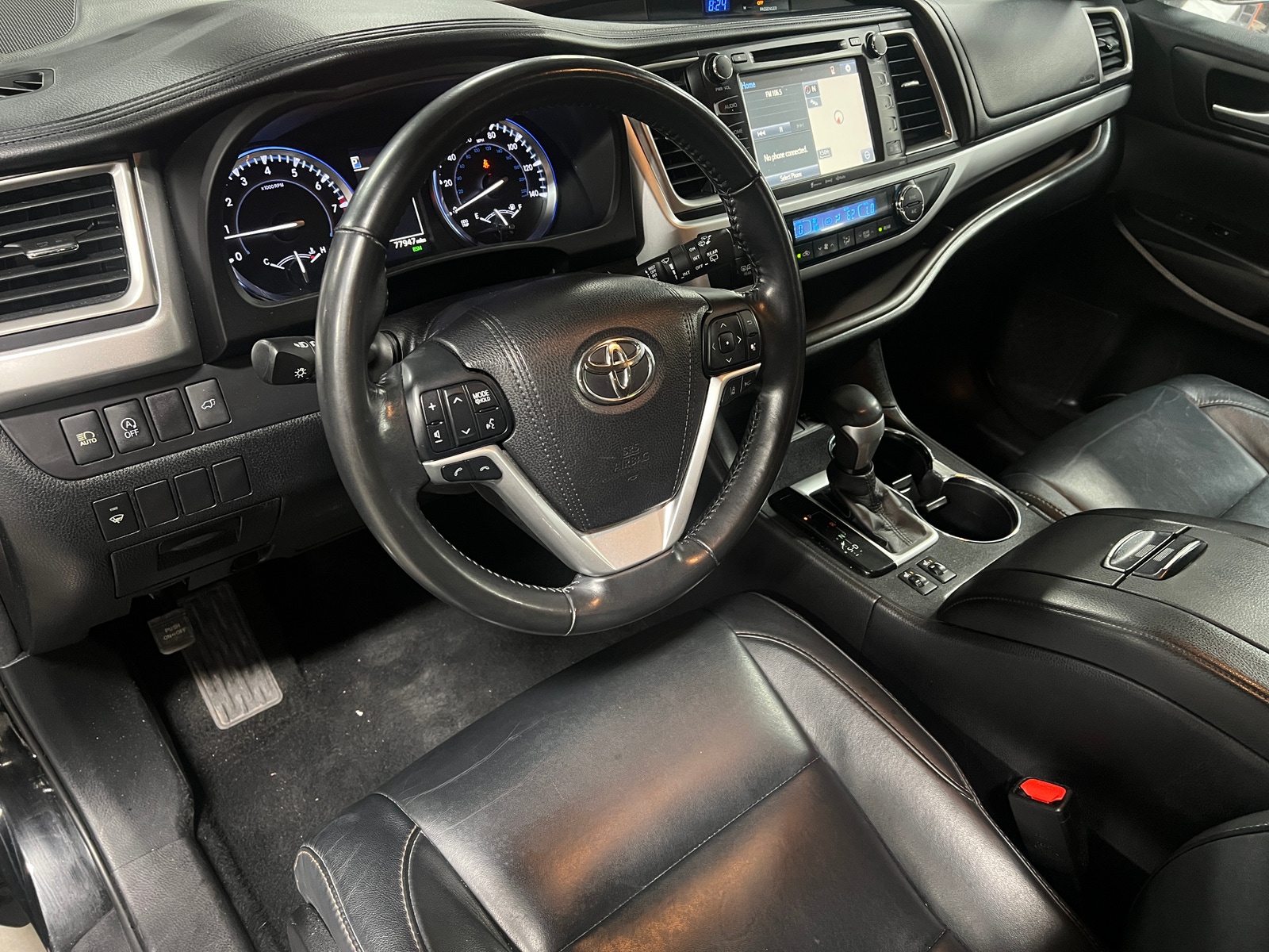Thumbnail: 2017 Toyota Highlander - 4