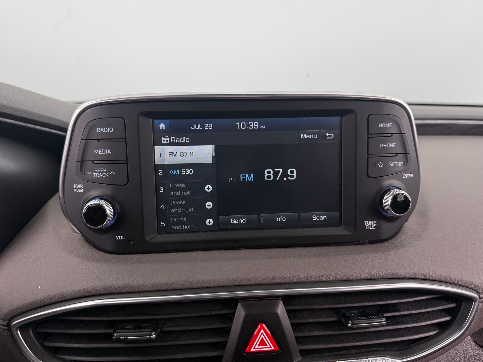 Thumbnail: 2019 Hyundai Santa Fe - 4