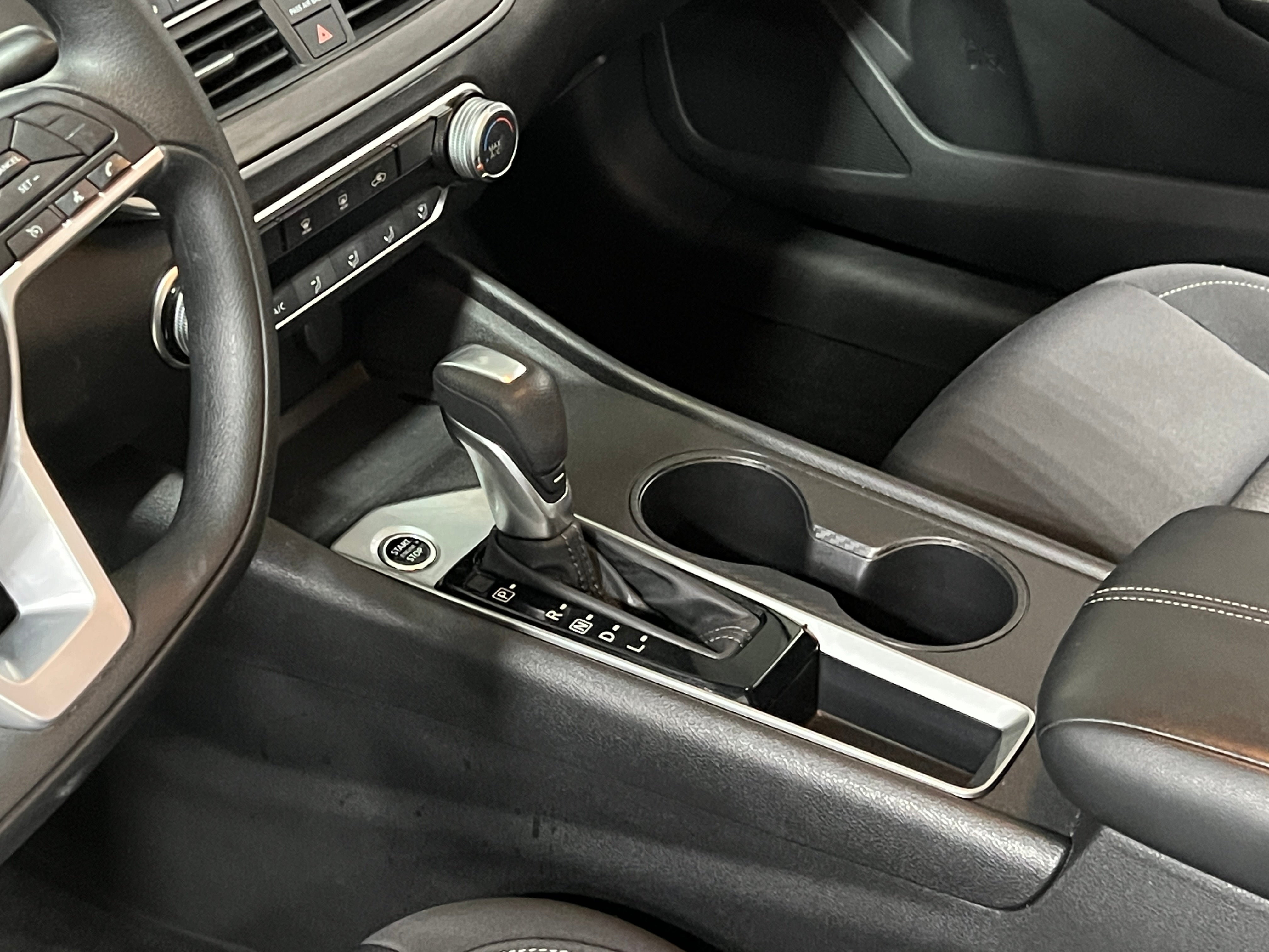 2025 Nissan Altima SV - Photo 4