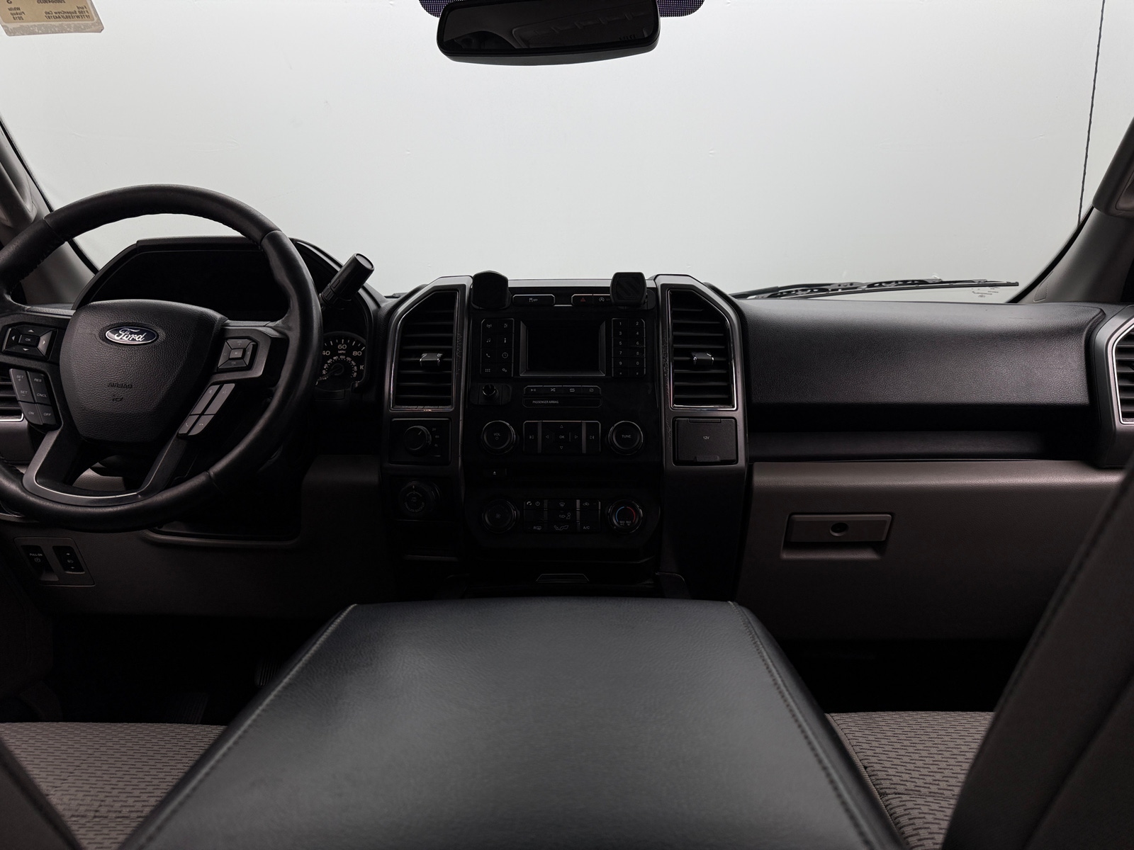 Thumbnail: 2018 Ford Econoline - 3