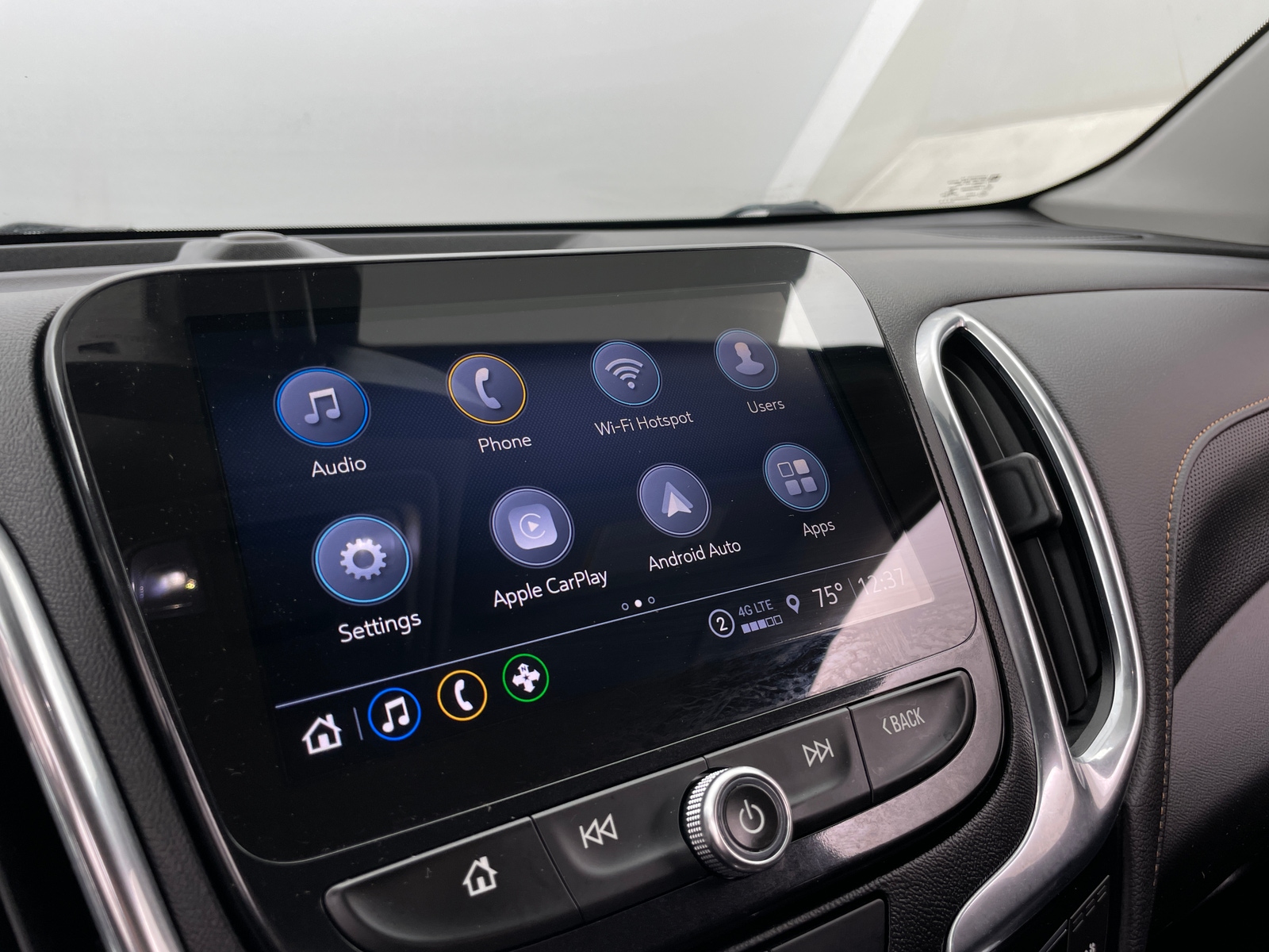 Thumbnail: 2022 Chevrolet Equinox - 3