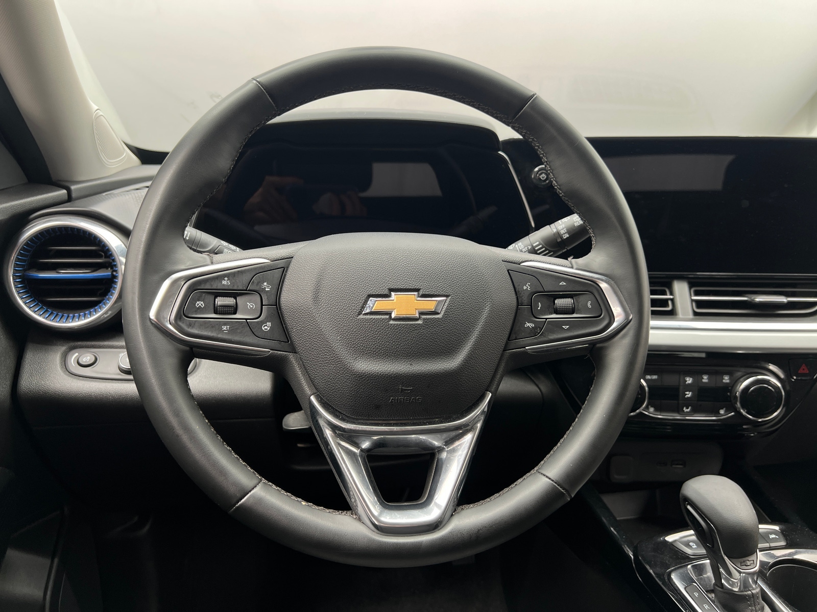 Thumbnail: 2025 Chevrolet Trax - 4