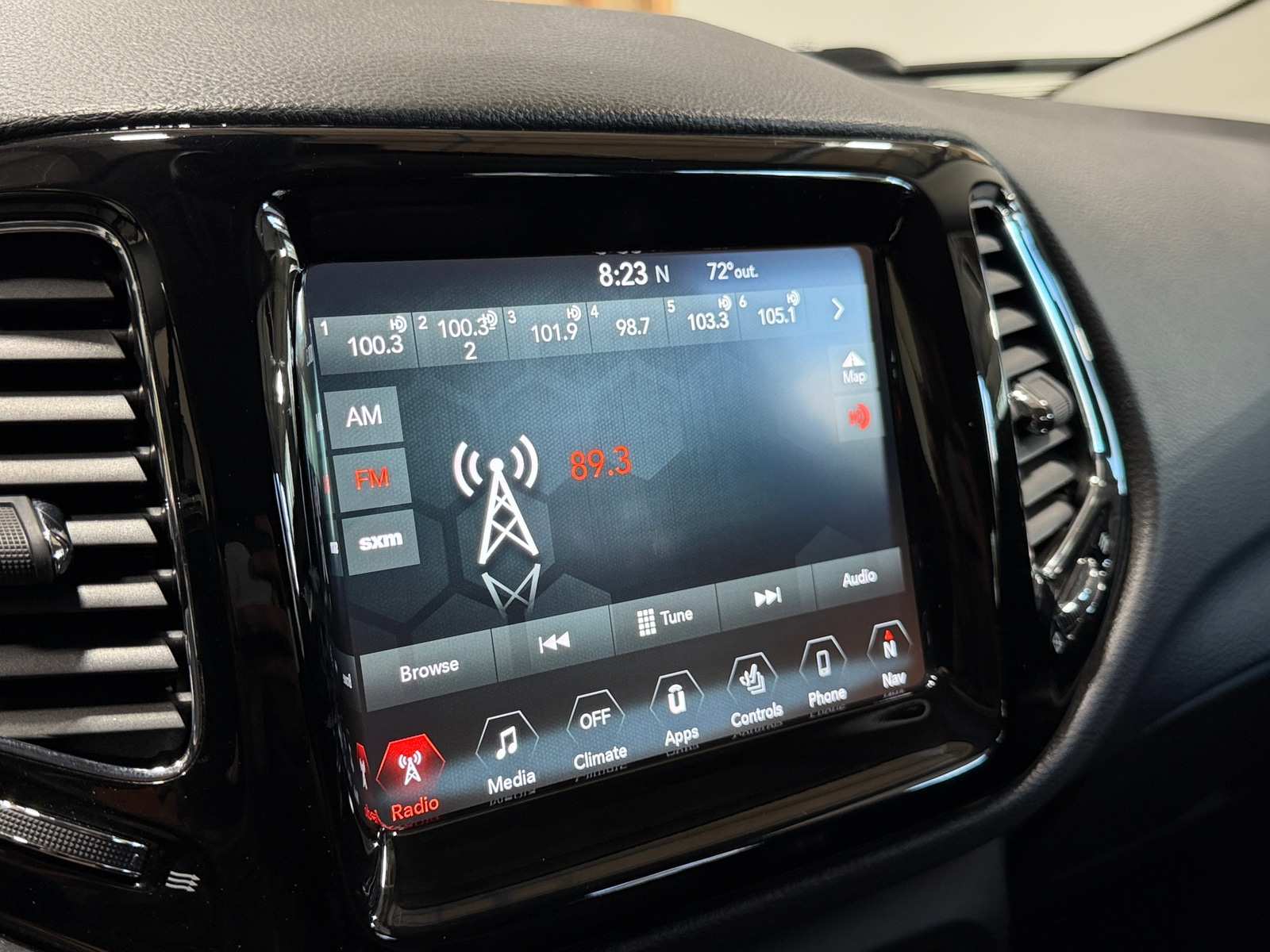 Thumbnail: 2018 Jeep Compass - 3