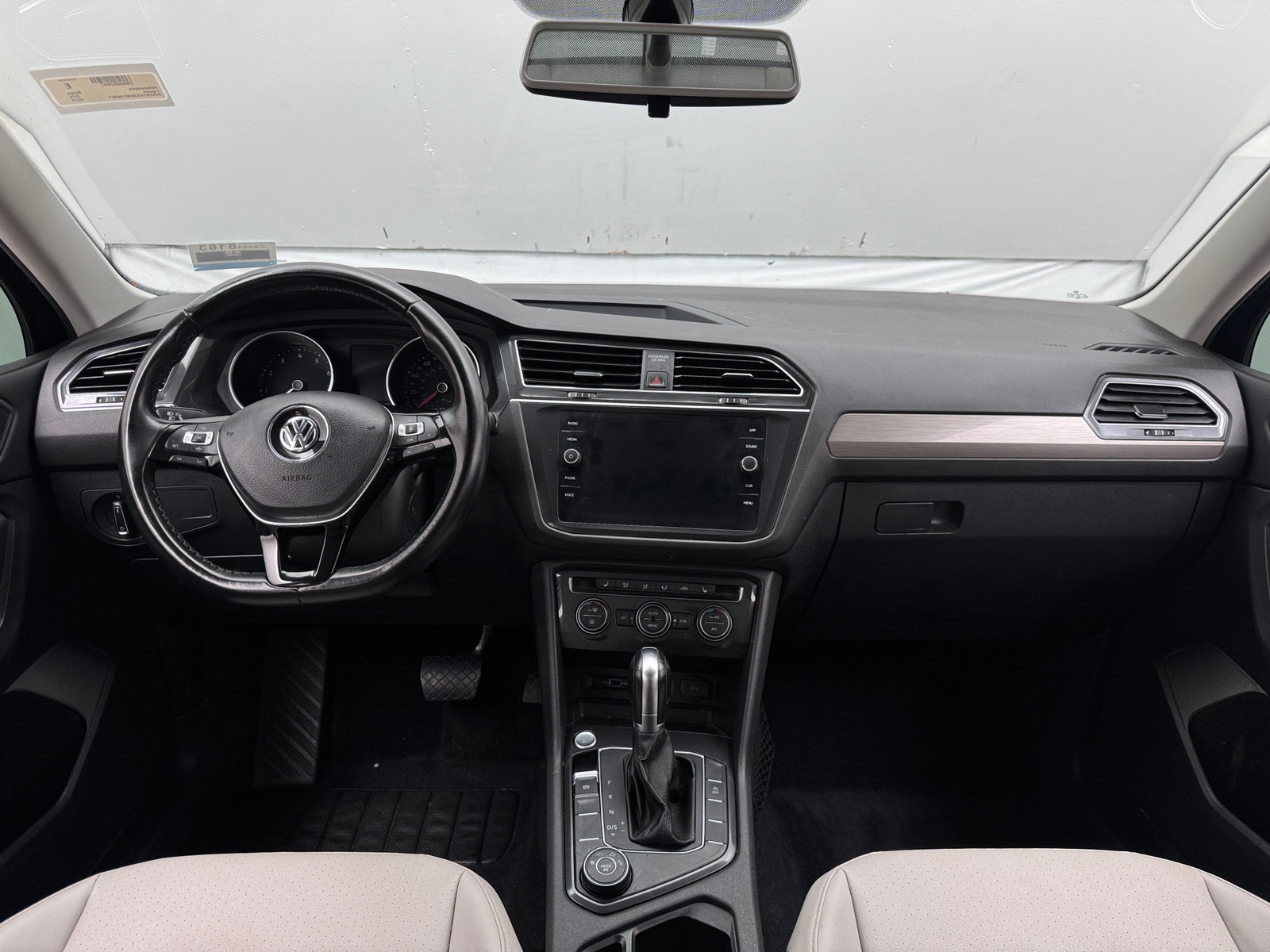 Thumbnail: 2019 Volkswagen Tiguan - 2