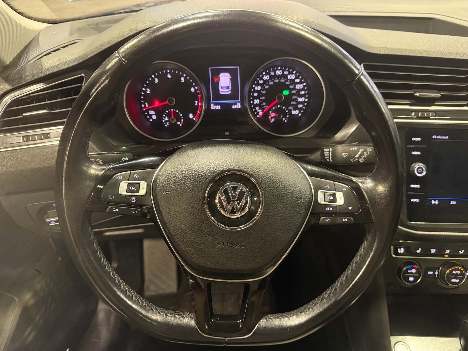 Thumbnail: 2019 Volkswagen Tiguan - 4
