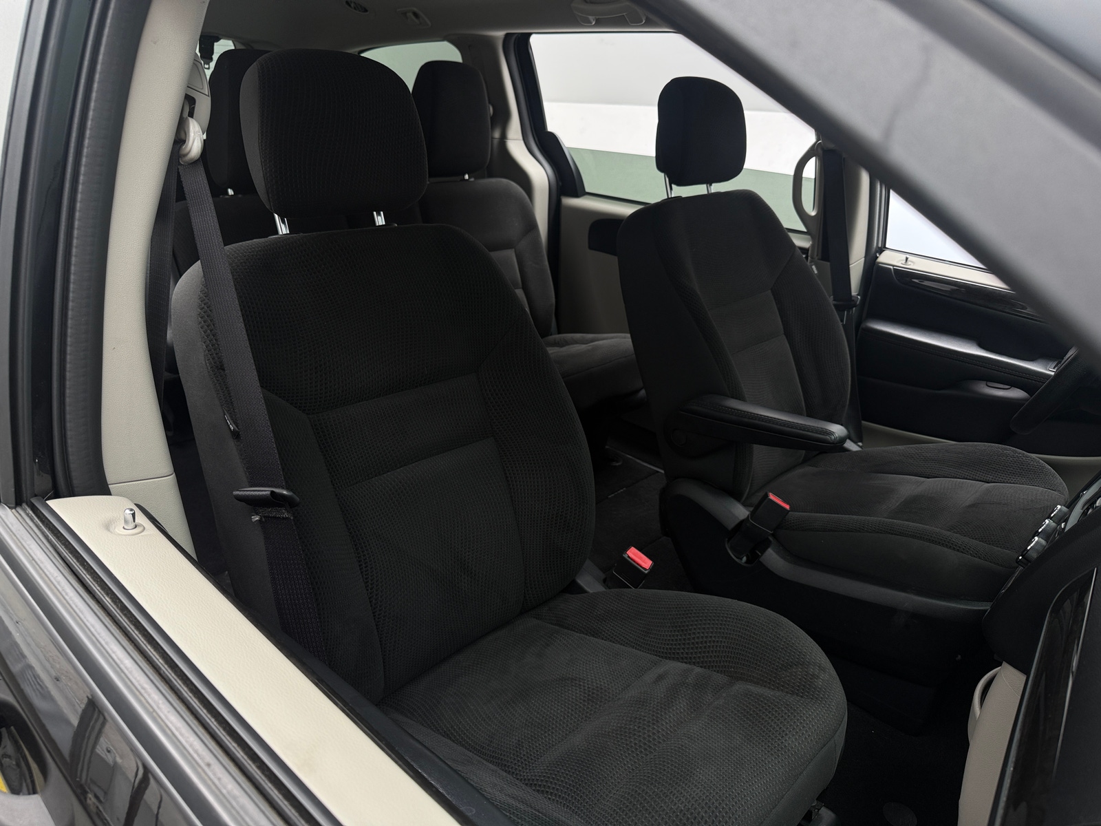 Thumbnail: 2019 Dodge Grand Caravan - 2