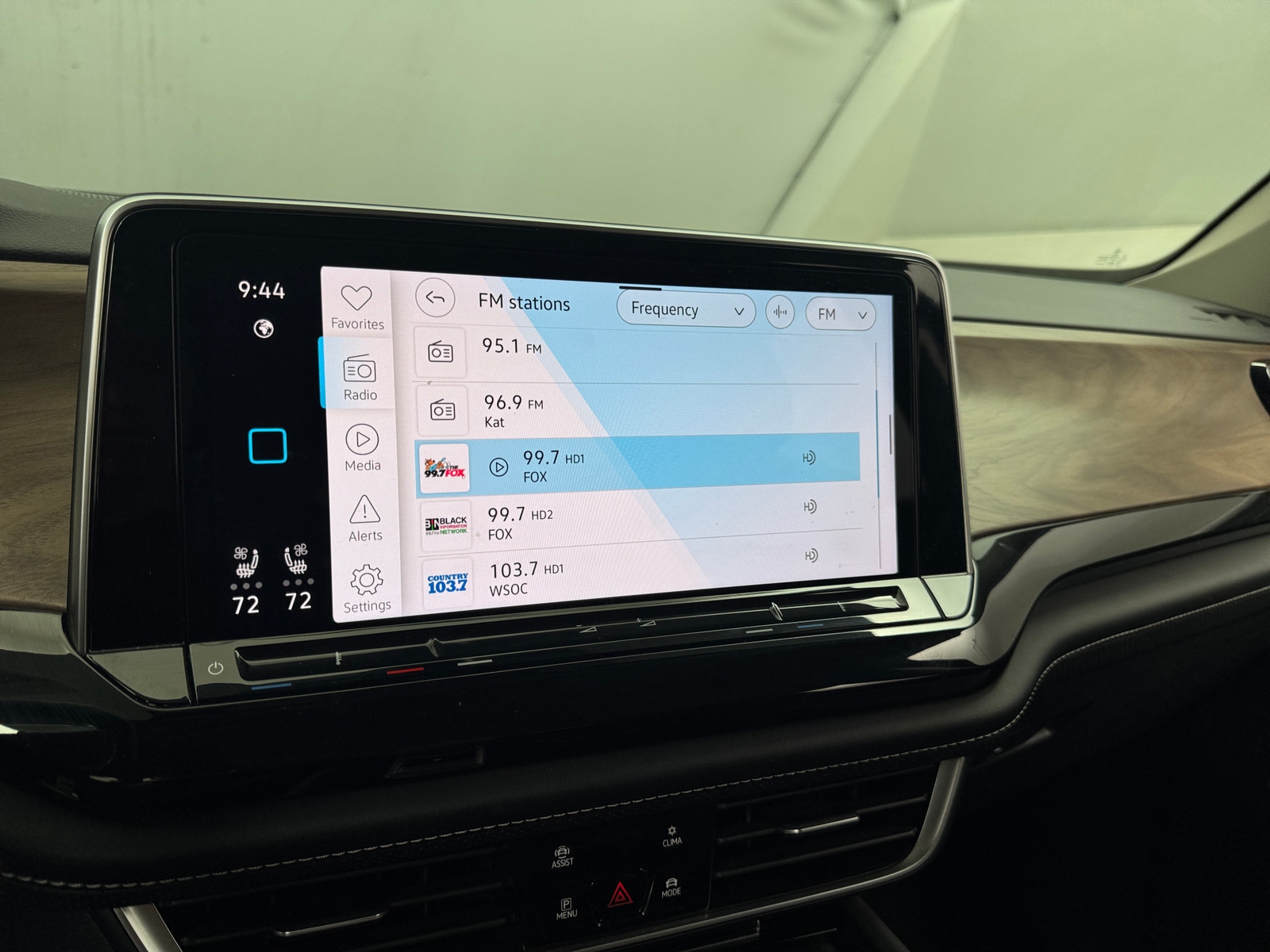 Thumbnail: 2025 Volkswagen Atlas - 3