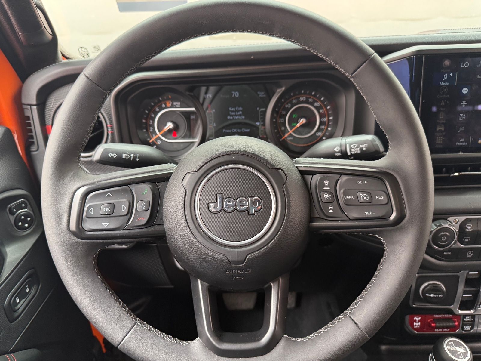 Thumbnail: 2025 Jeep Gladiator - 4