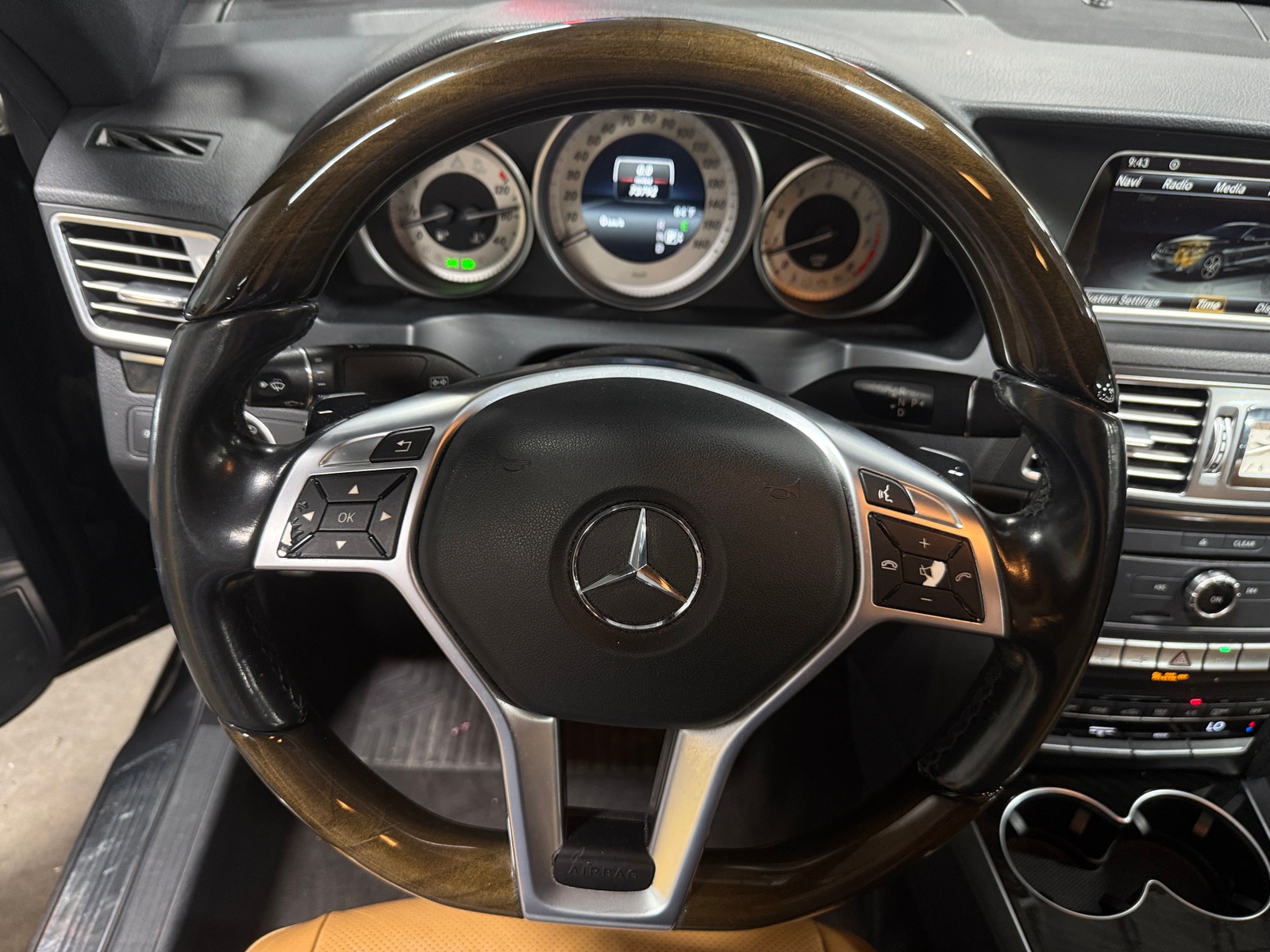 Thumbnail: 2016 Mercedes-Benz E-Class - 3