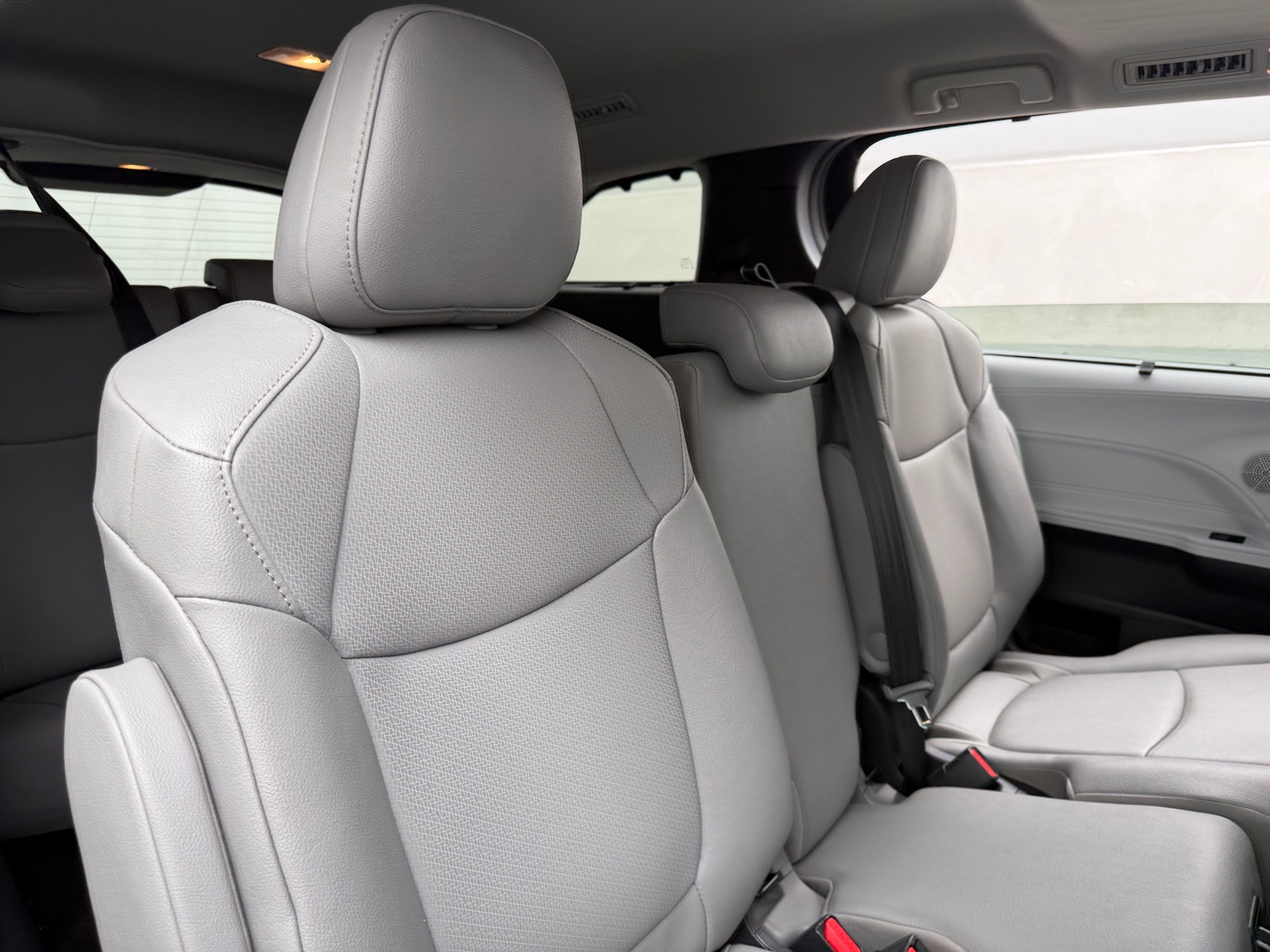 Thumbnail: 2026 Toyota Sienna - 5