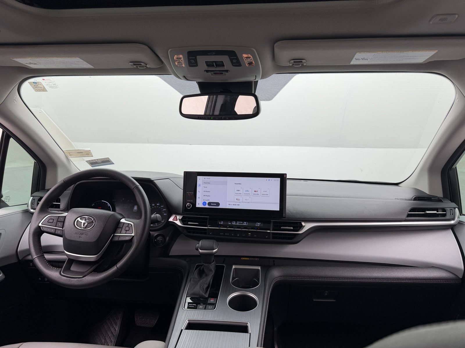Thumbnail: 2026 Toyota Sienna - 2