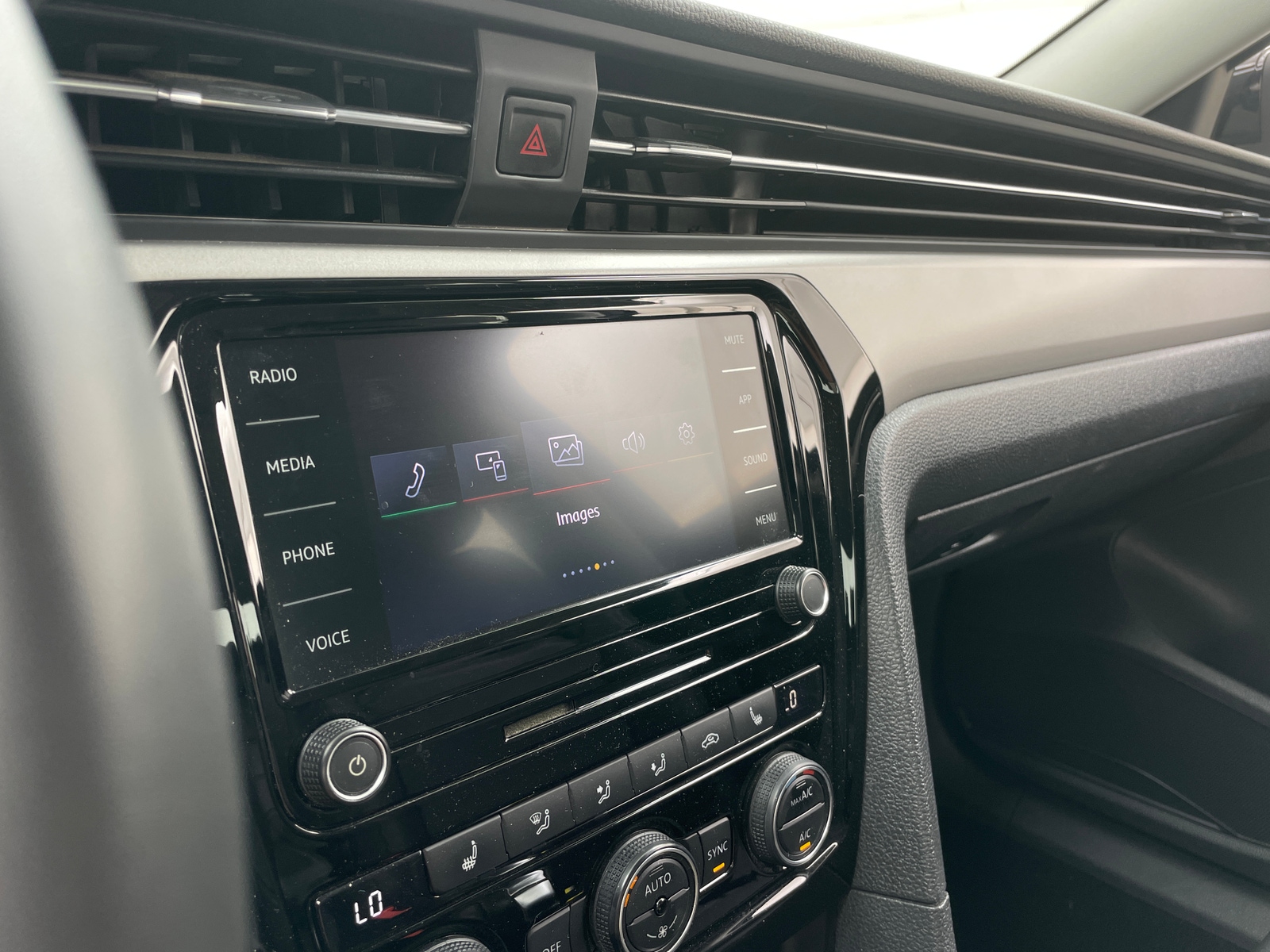 Thumbnail: 2021 Volkswagen Passat - 3