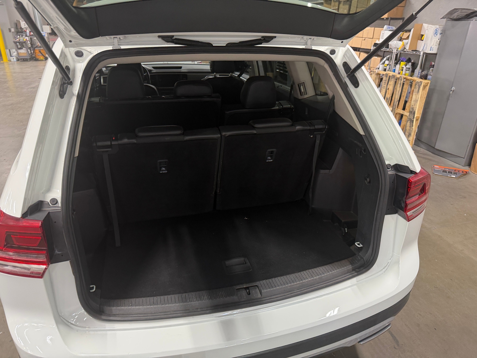 Thumbnail: 2019 Volkswagen Atlas - 6