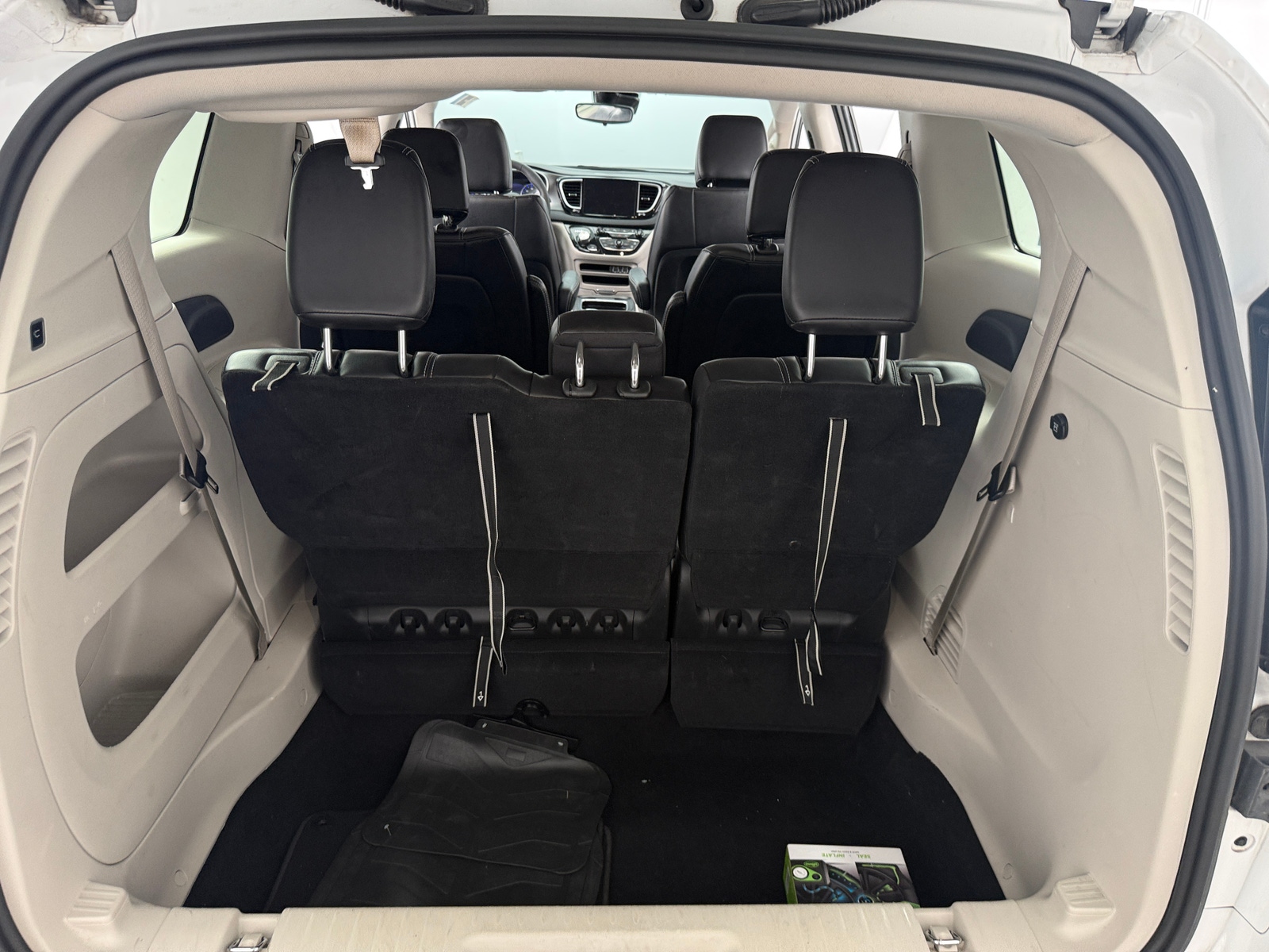 Thumbnail: 2024 Chrysler Pacifica - 6