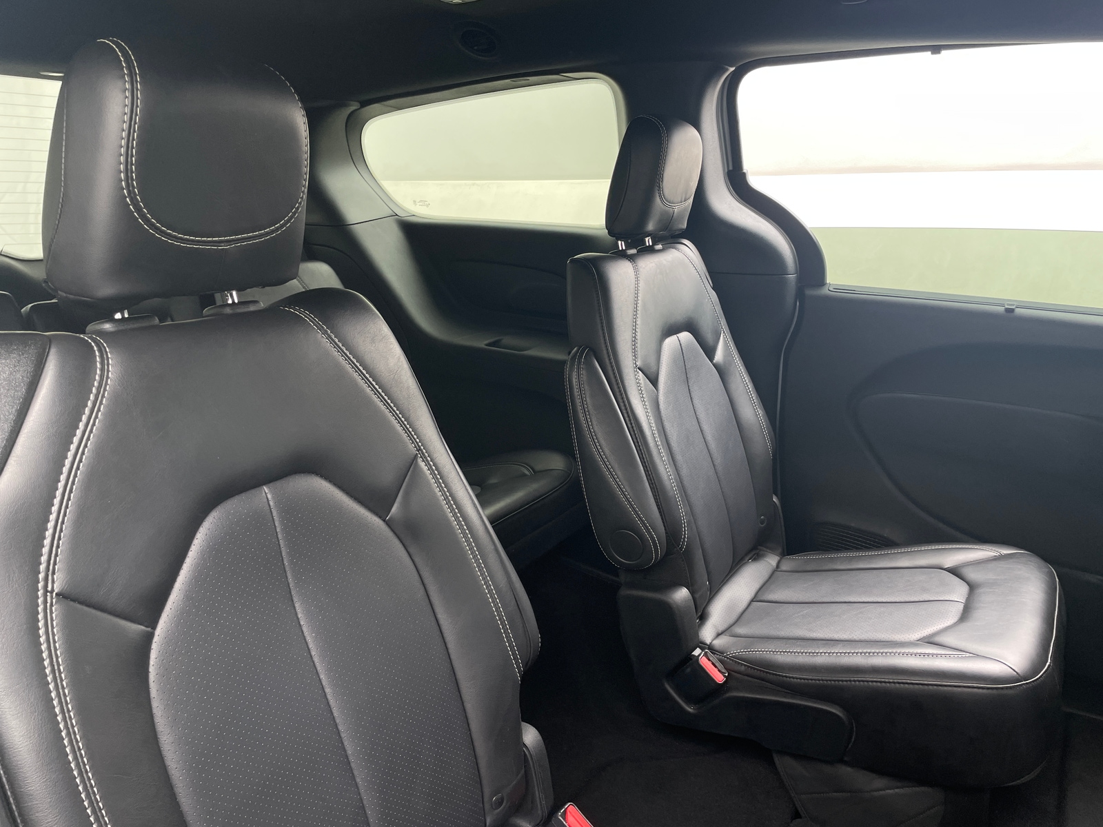 Thumbnail: 2026 Chrysler Pacifica - 5