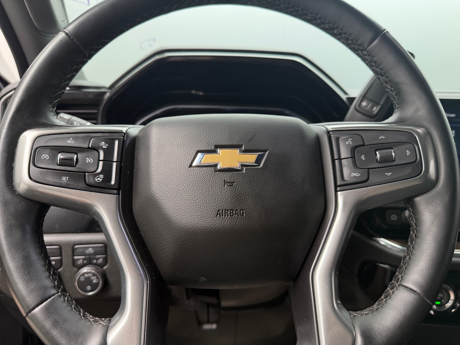 Thumbnail: 2023 Chevrolet Silverado 1500 - 5