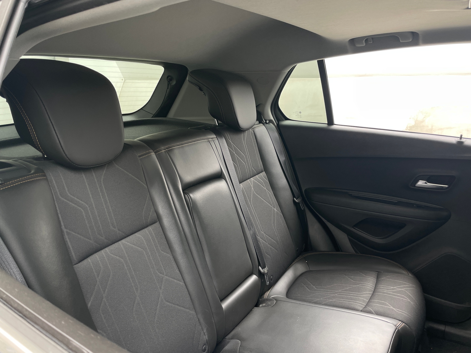Thumbnail: 2017 Chevrolet Trax - 5