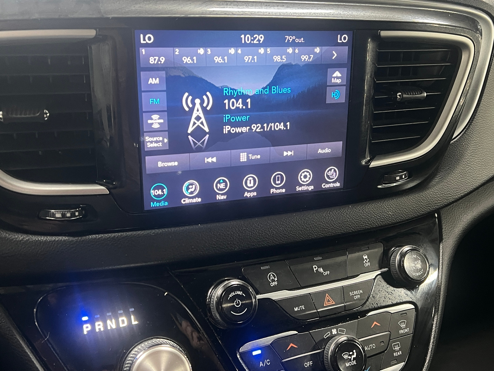 Thumbnail: 2020 Chrysler Pacifica - 3