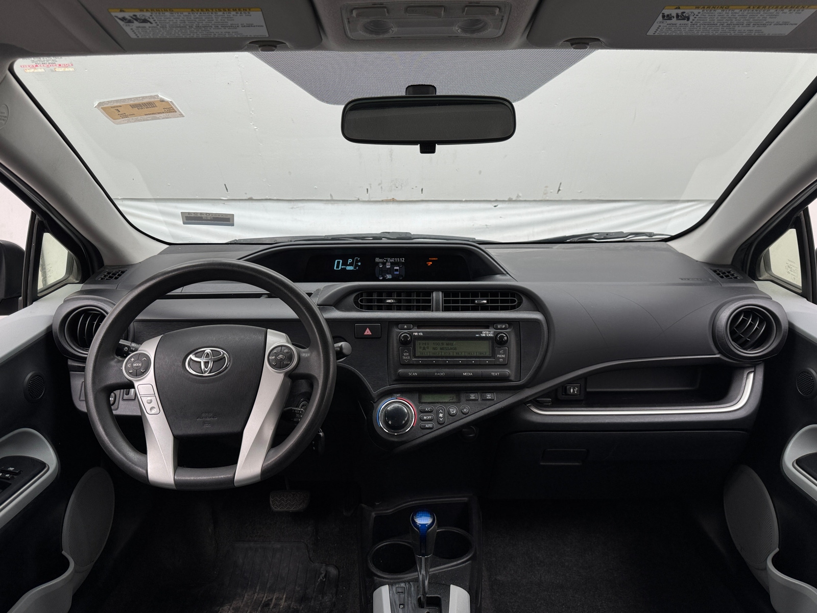 Thumbnail: 2014 Toyota Prius c - 3