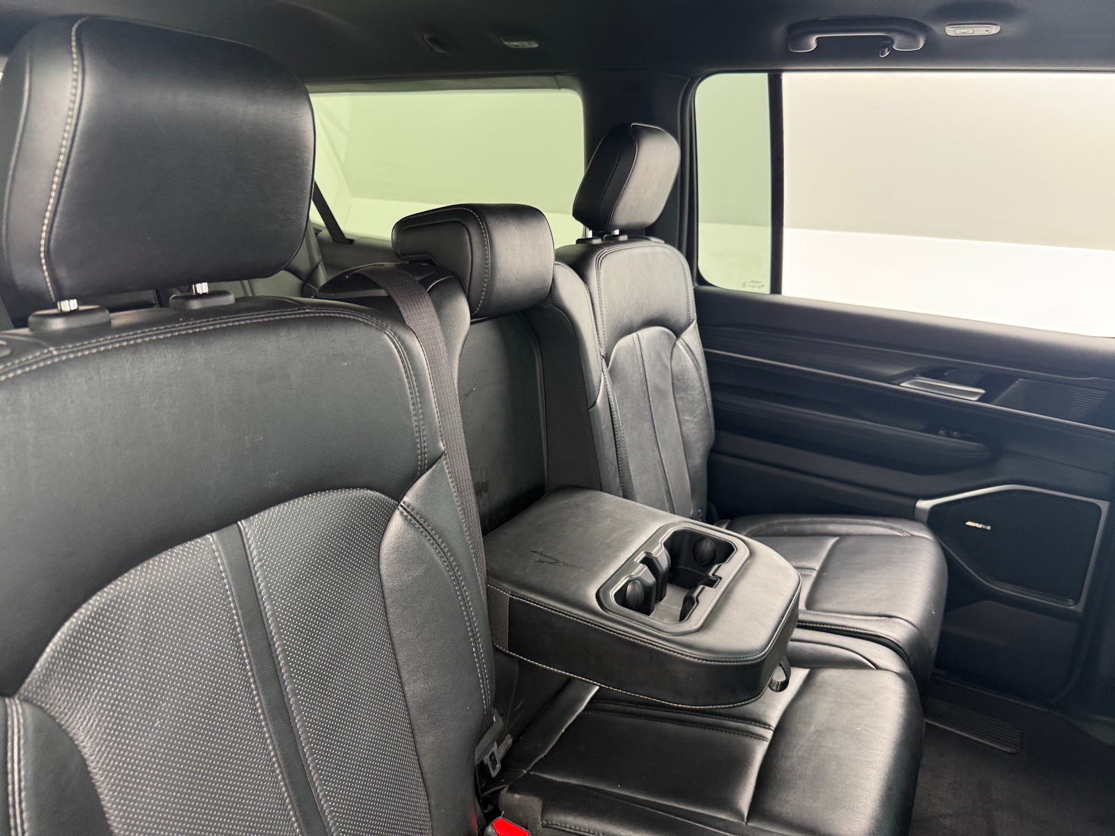Thumbnail: 2024 Jeep Wagoneer - 5