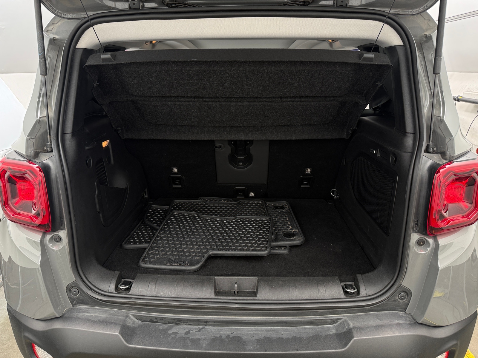Thumbnail: 2021 Jeep Renegade - 6