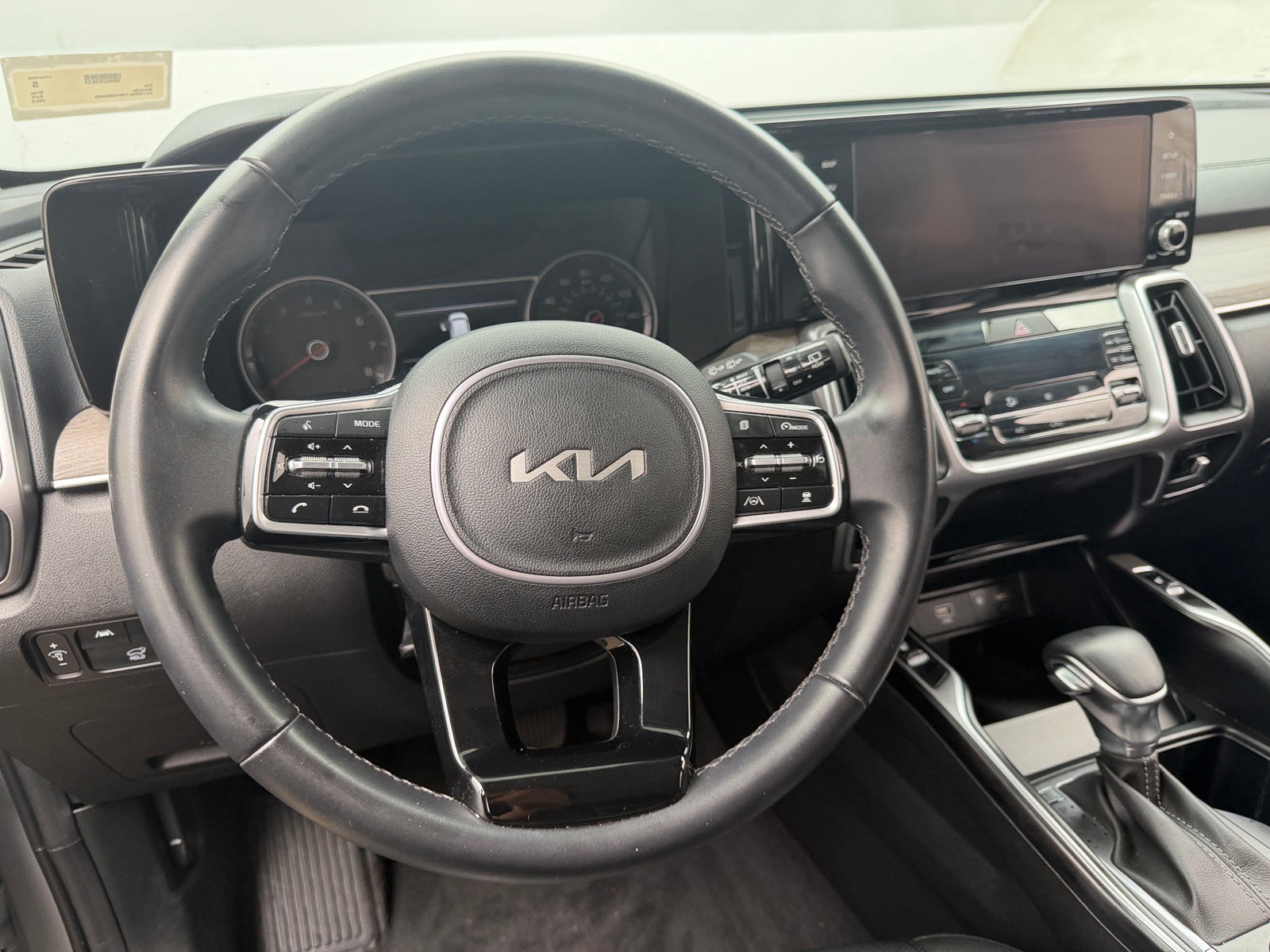 Thumbnail: 2023 Kia Sorento - 4