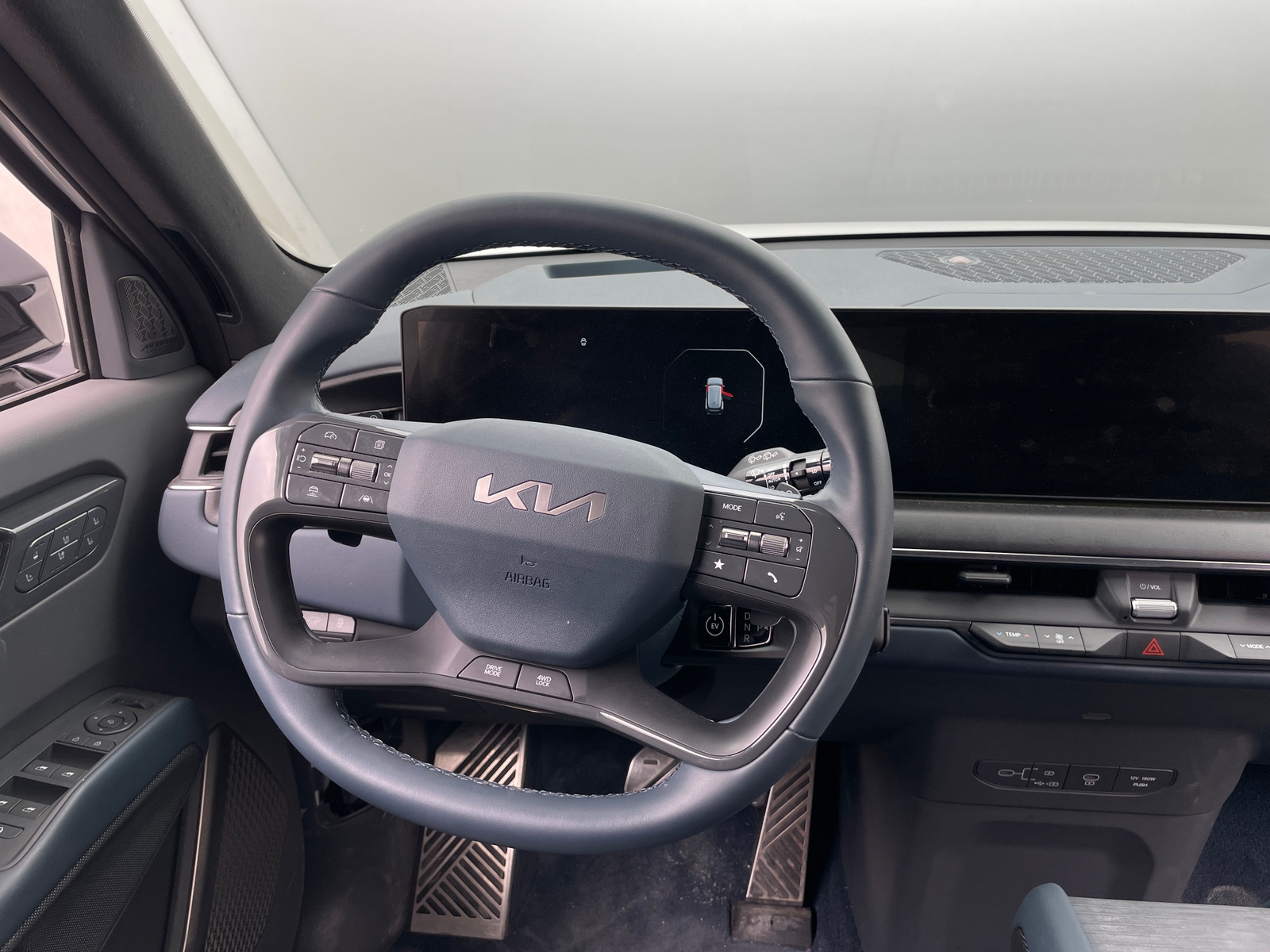 Thumbnail: 2024 Kia EV9 - 4