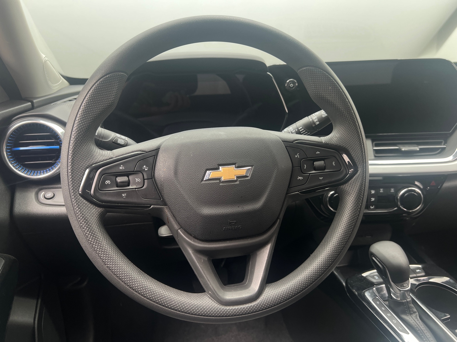 Thumbnail: 2025 Chevrolet Trax - 4