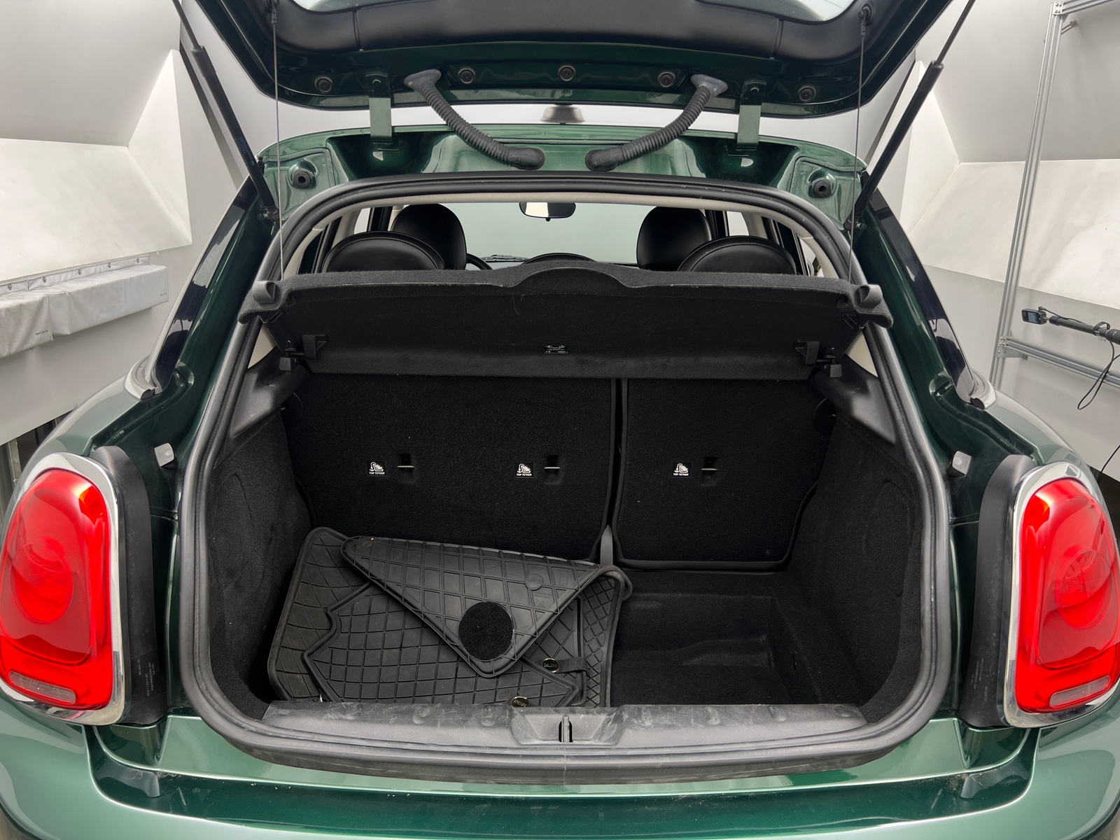 Thumbnail: 2018 MINI Cooper Hardtop - 6
