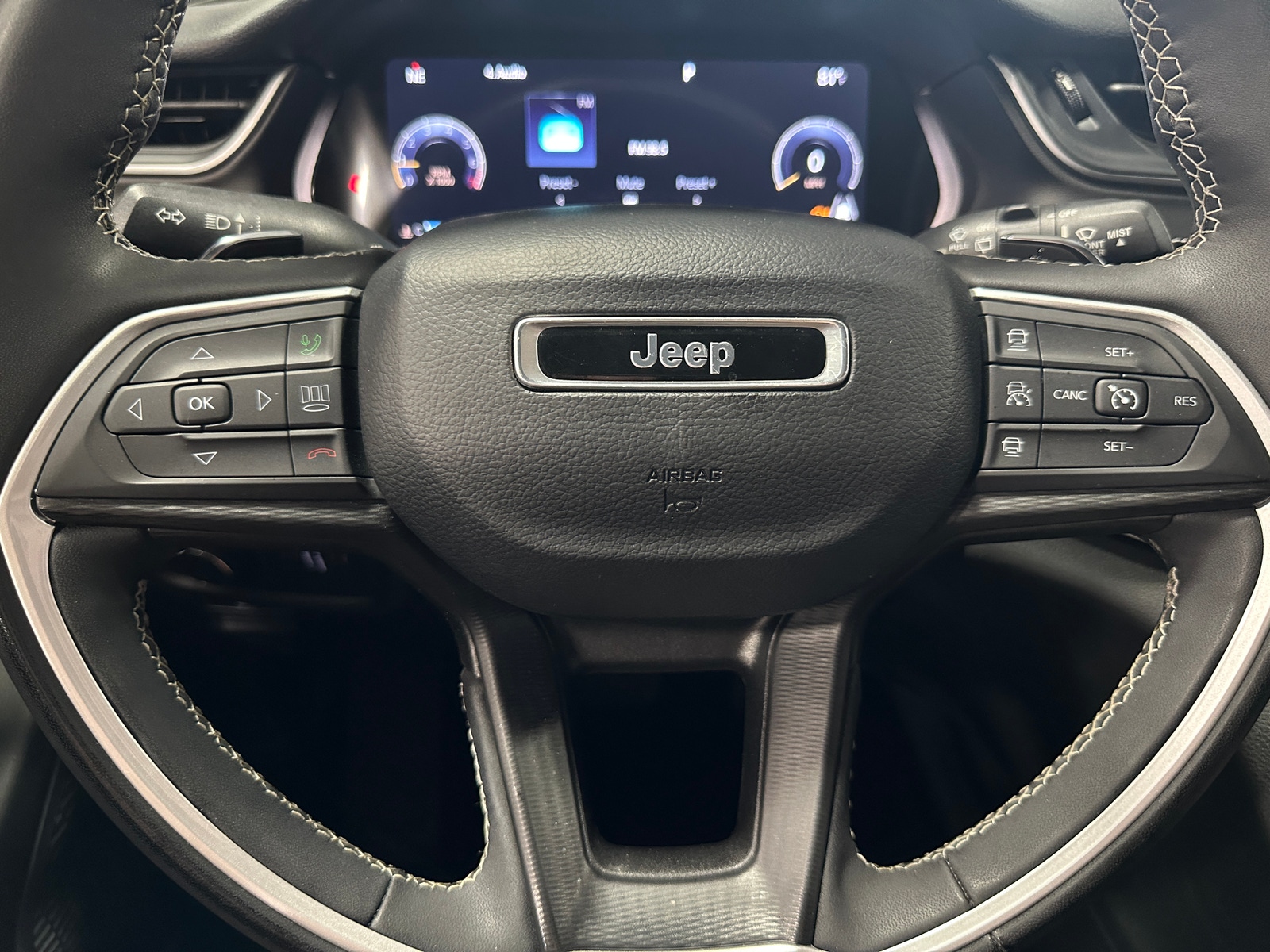 Thumbnail: 2023 Jeep Grand Cherokee L - 5