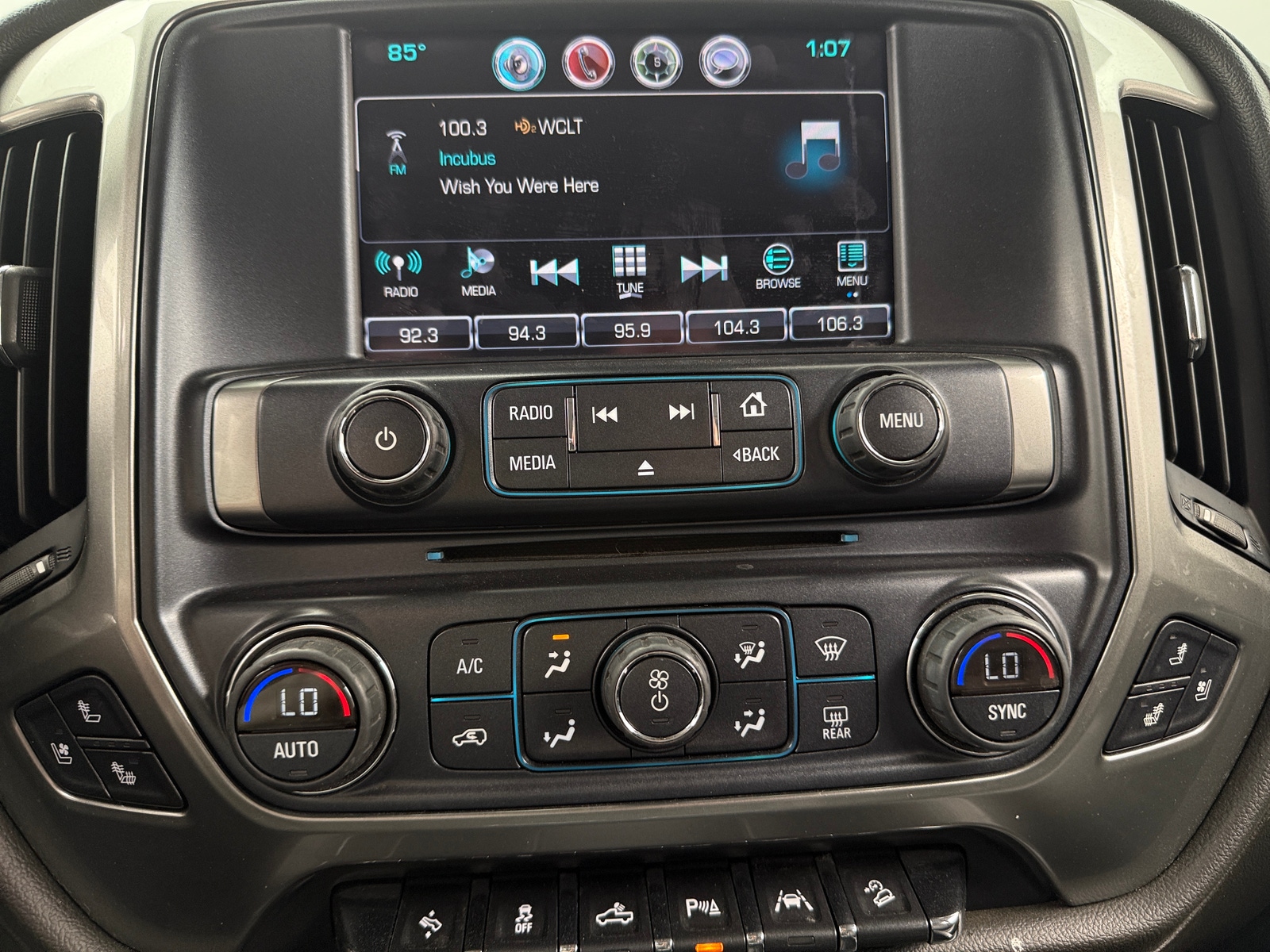 Thumbnail: 2016 Chevrolet Silverado 1500 - 3